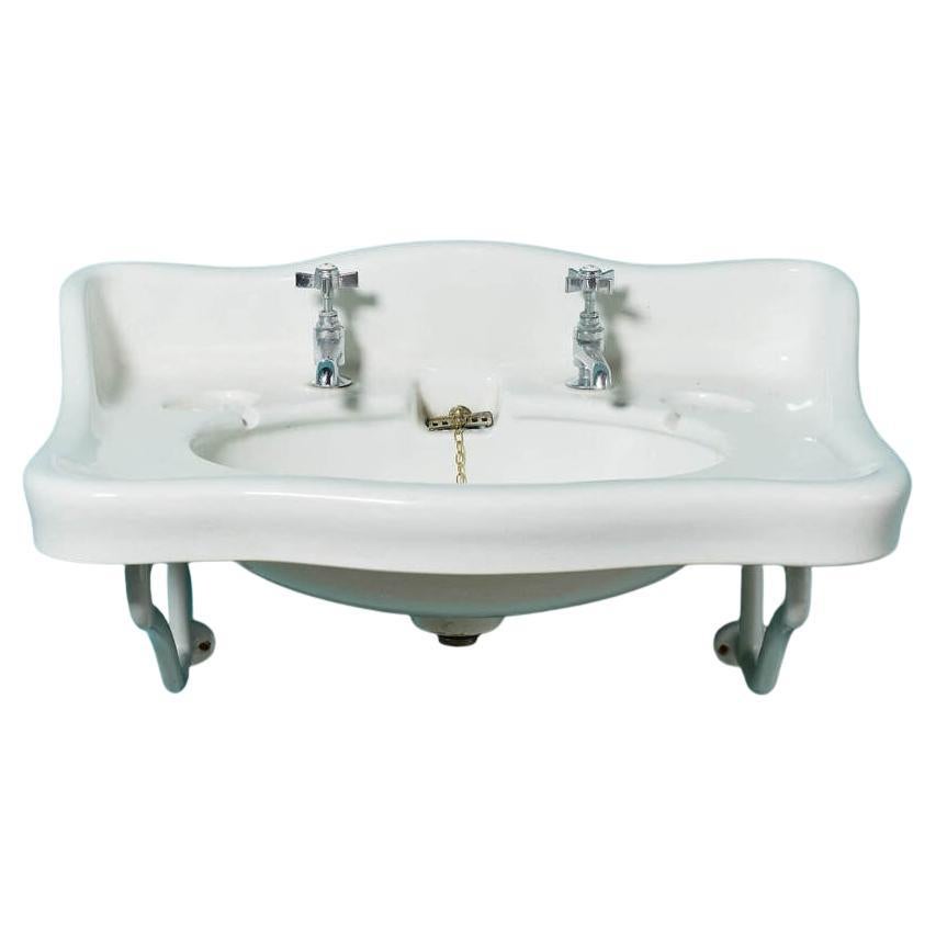 Grande lavabo edoardiano a parete in ceramica con staffe