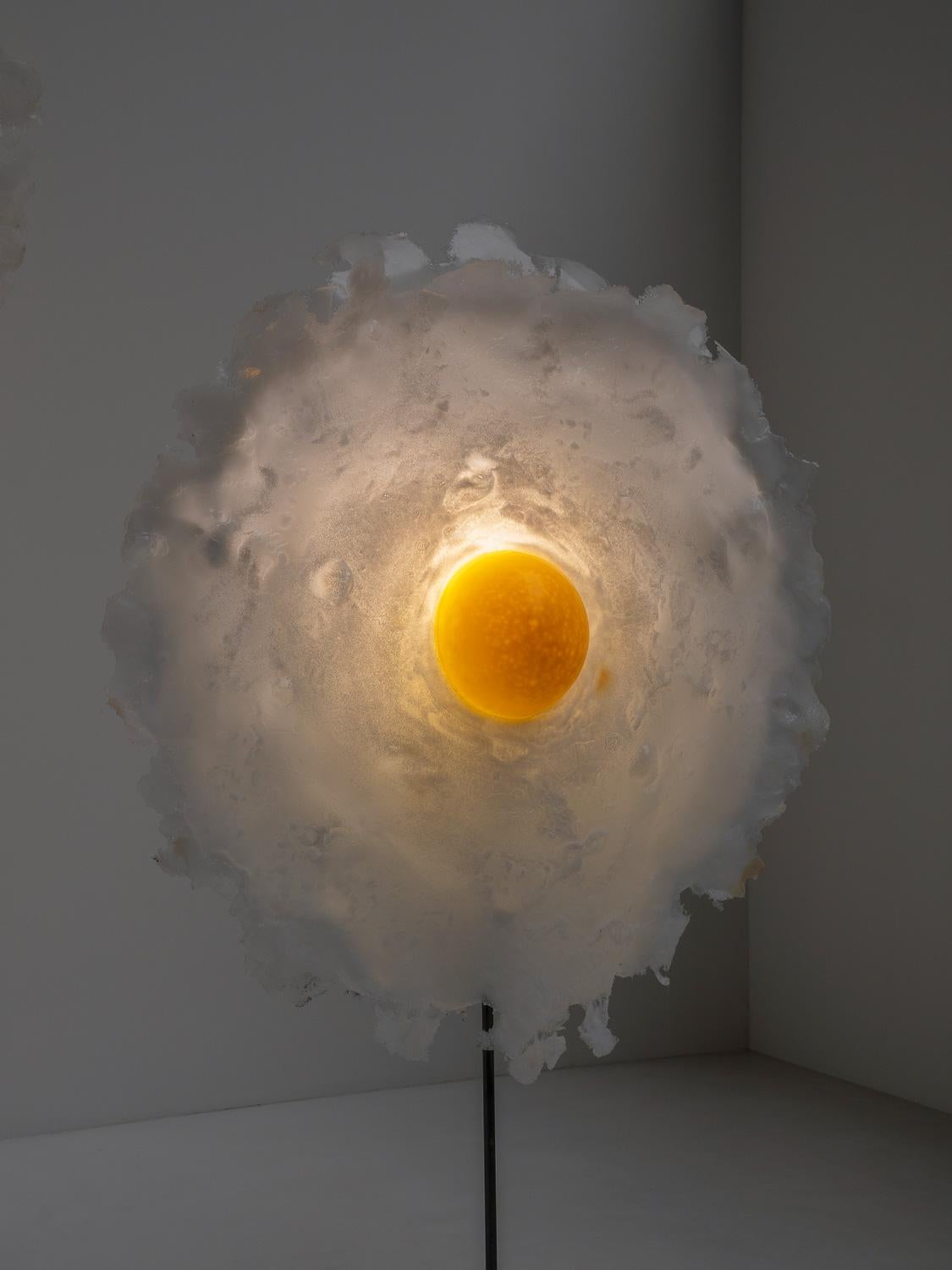 Fin du 20e siècle Grand lampadaire Egg de Michel Froment, France, années 1990 en vente