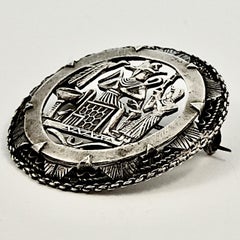 Grande broche en argent de style néo-égyptien