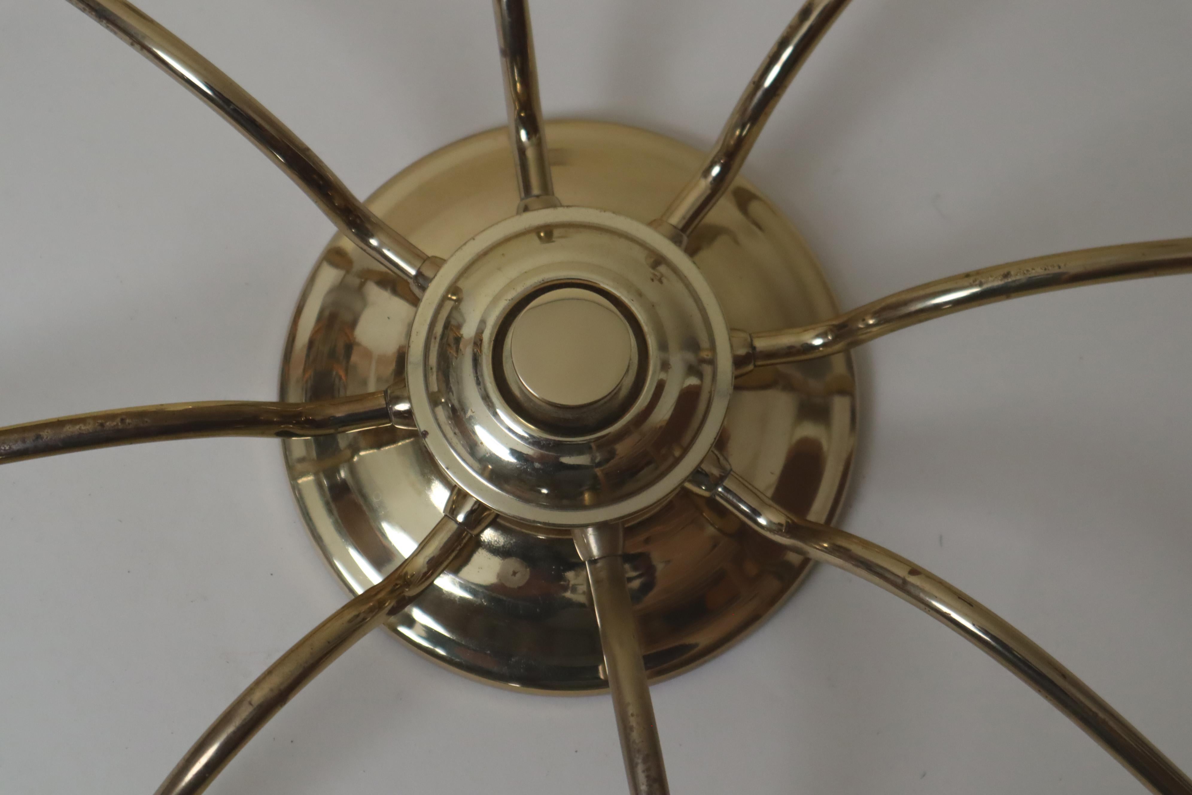 Fatto a macchina Grande lampada a ragno a otto braccia in ottone, Germania, anni '50 in vendita