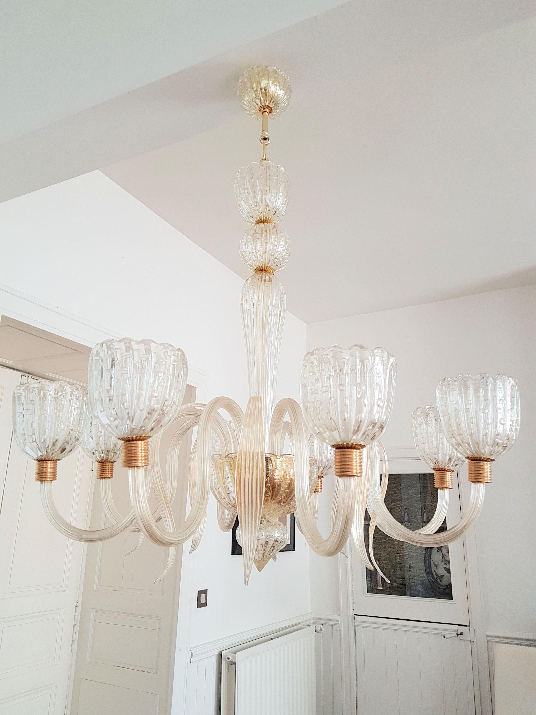 Hand-Crafted Large Eight Lights Mid-Century Modern Murano Clear Glass Chandelier by Barovier