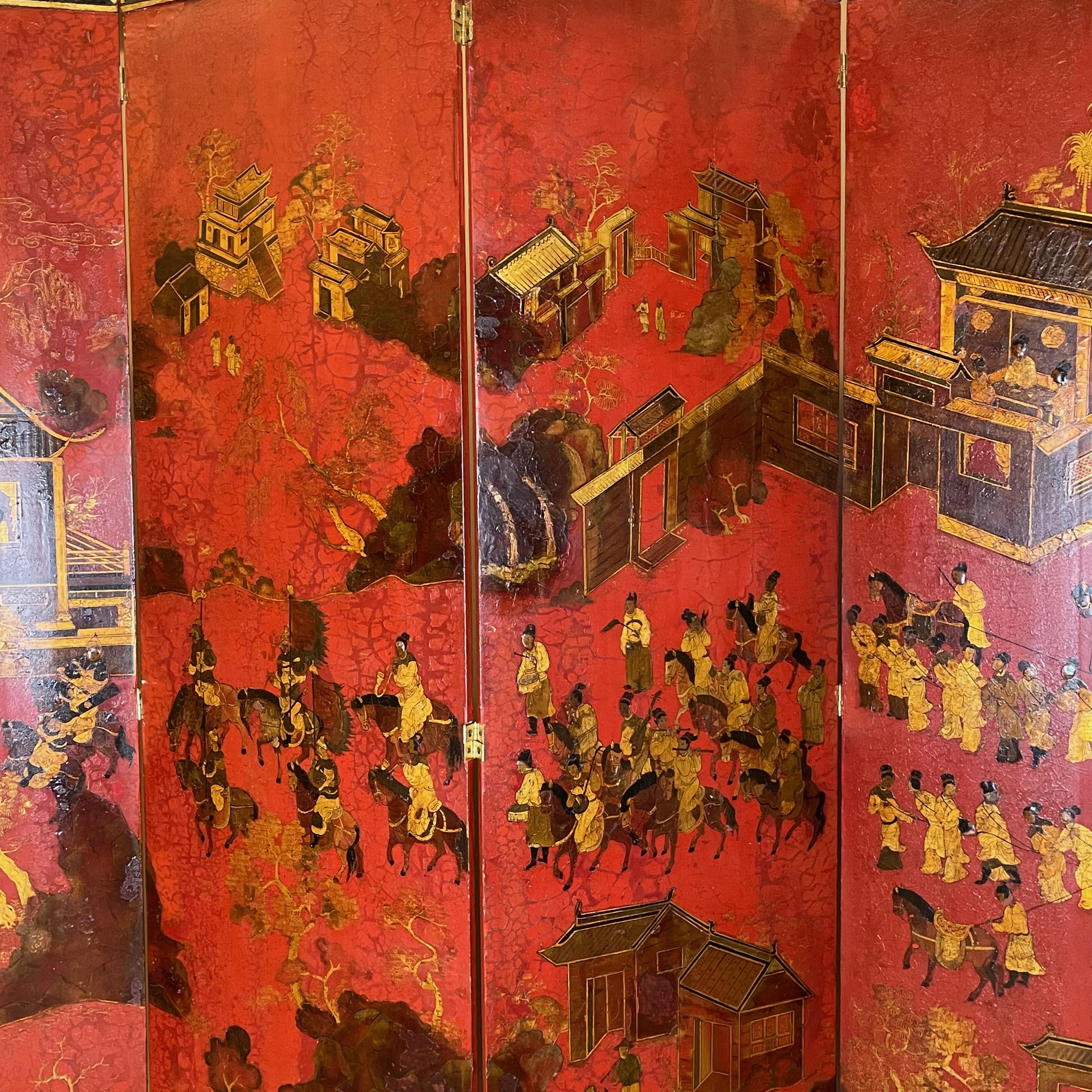 Grand écran à huit panneaux en laque rouge dans le style chinois Bon état à Kilmarnock, VA