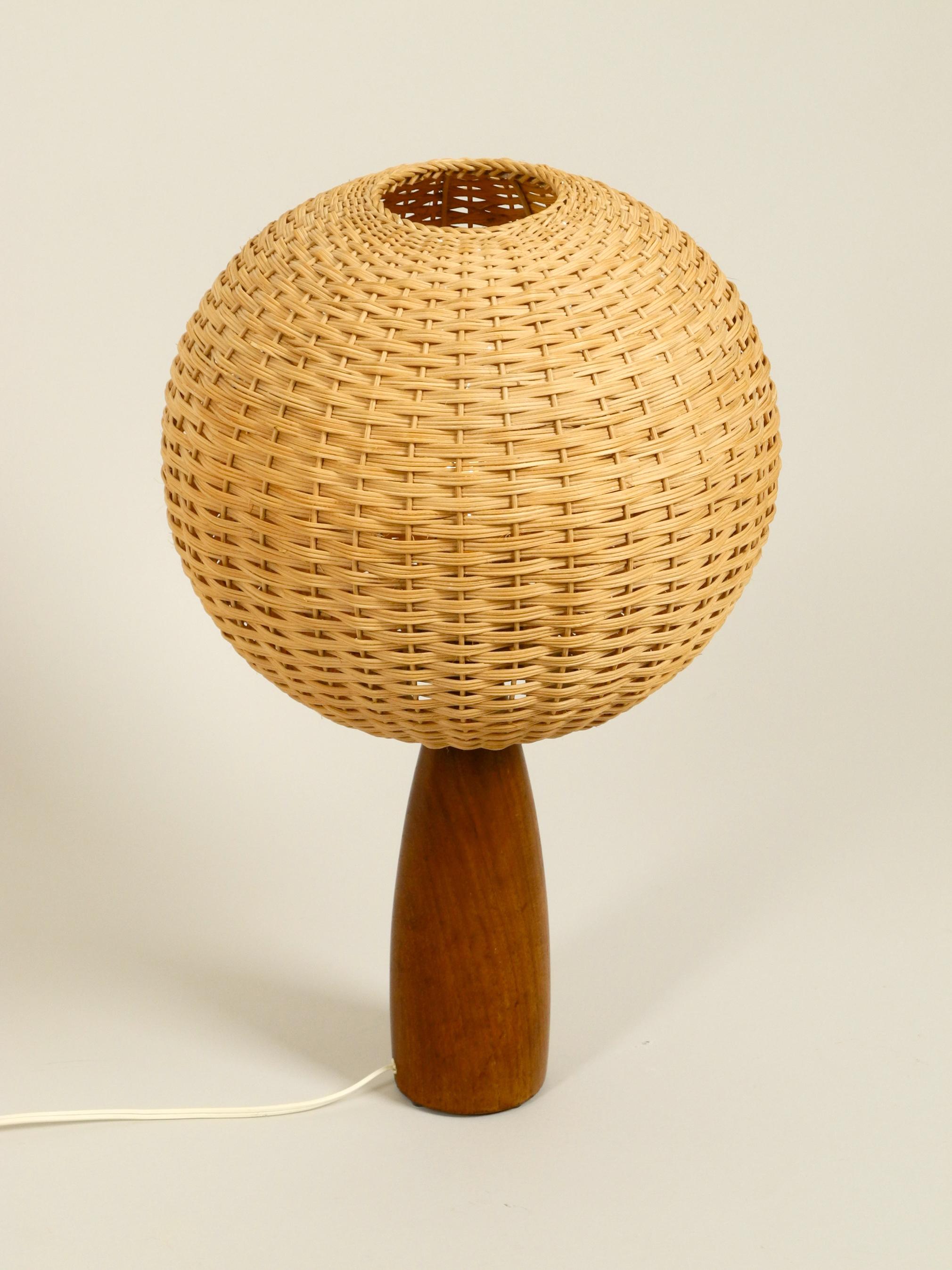 Mid-20th Century Large Elegant 1960s Danish Teak Table Lamp with a Modern Wicker Lampshade