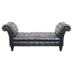 Grande ed elegante letto da giorno Chesterfield nero in pelle di mucca