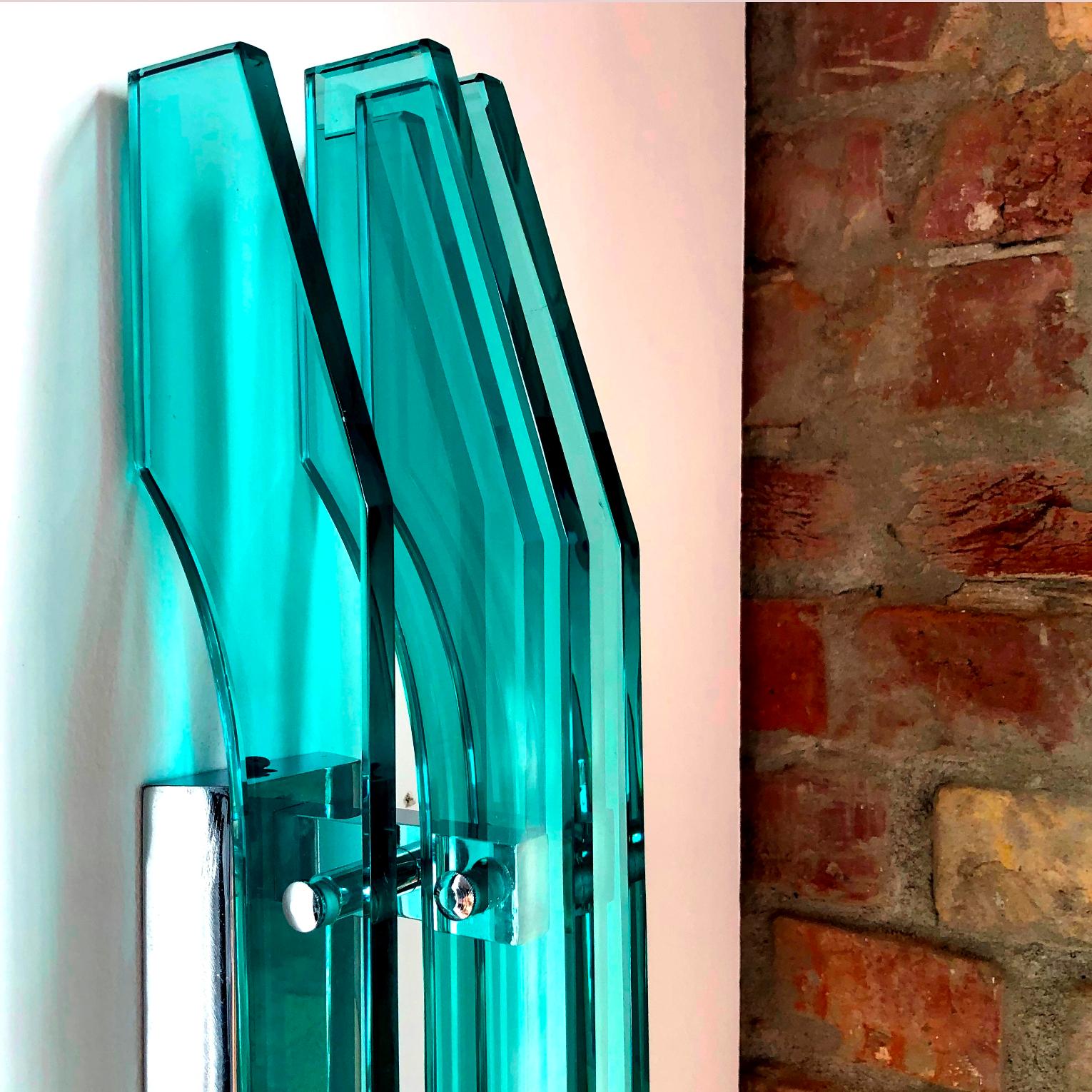 Late 20th Century Large Elegant Emerald Green Pair of Wall Lights by Cristal Art, Italy, 1970s For Sale