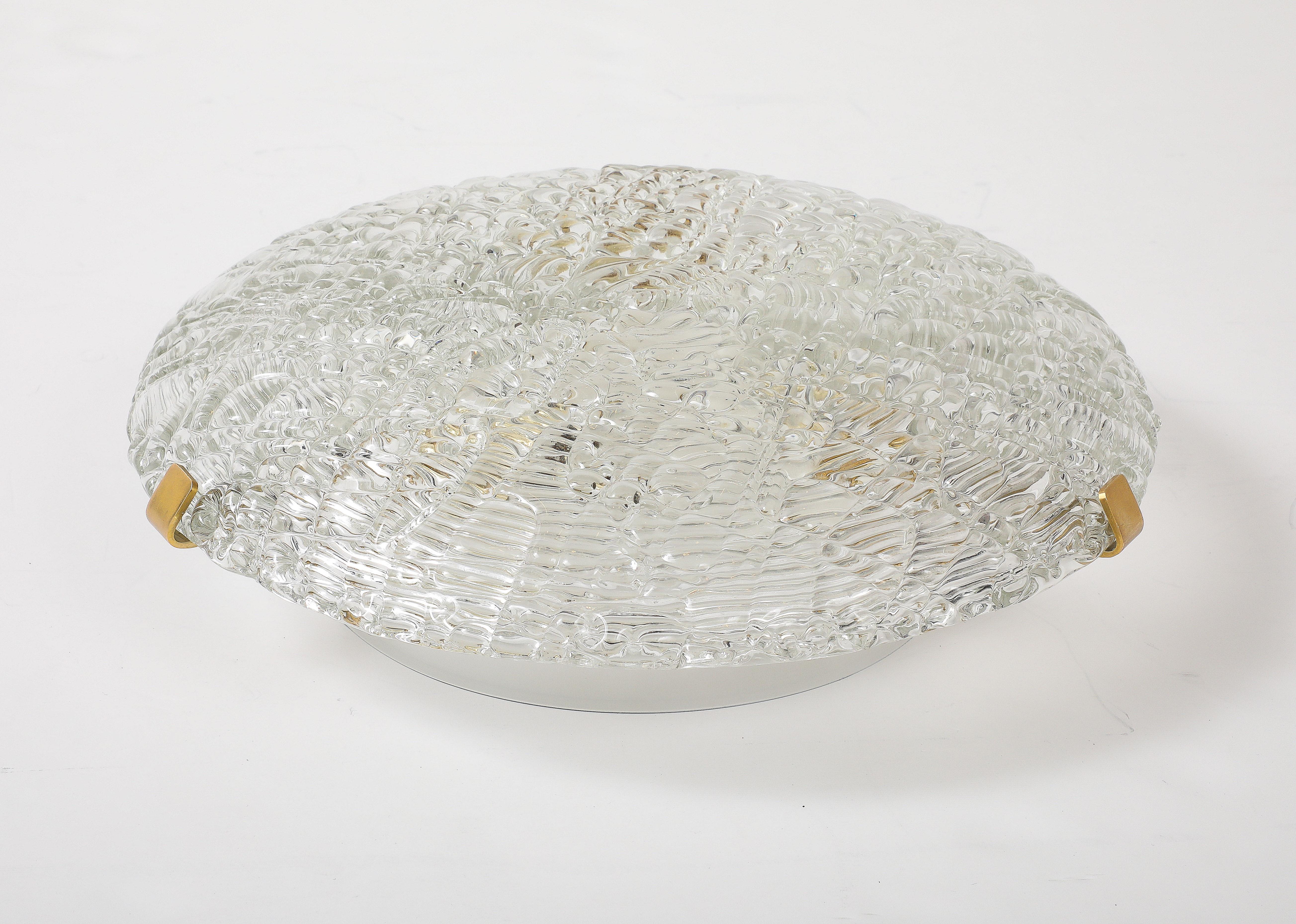 Autrichien Grand luminaire / applique en verre et laiton Elegance de Kalmar en vente