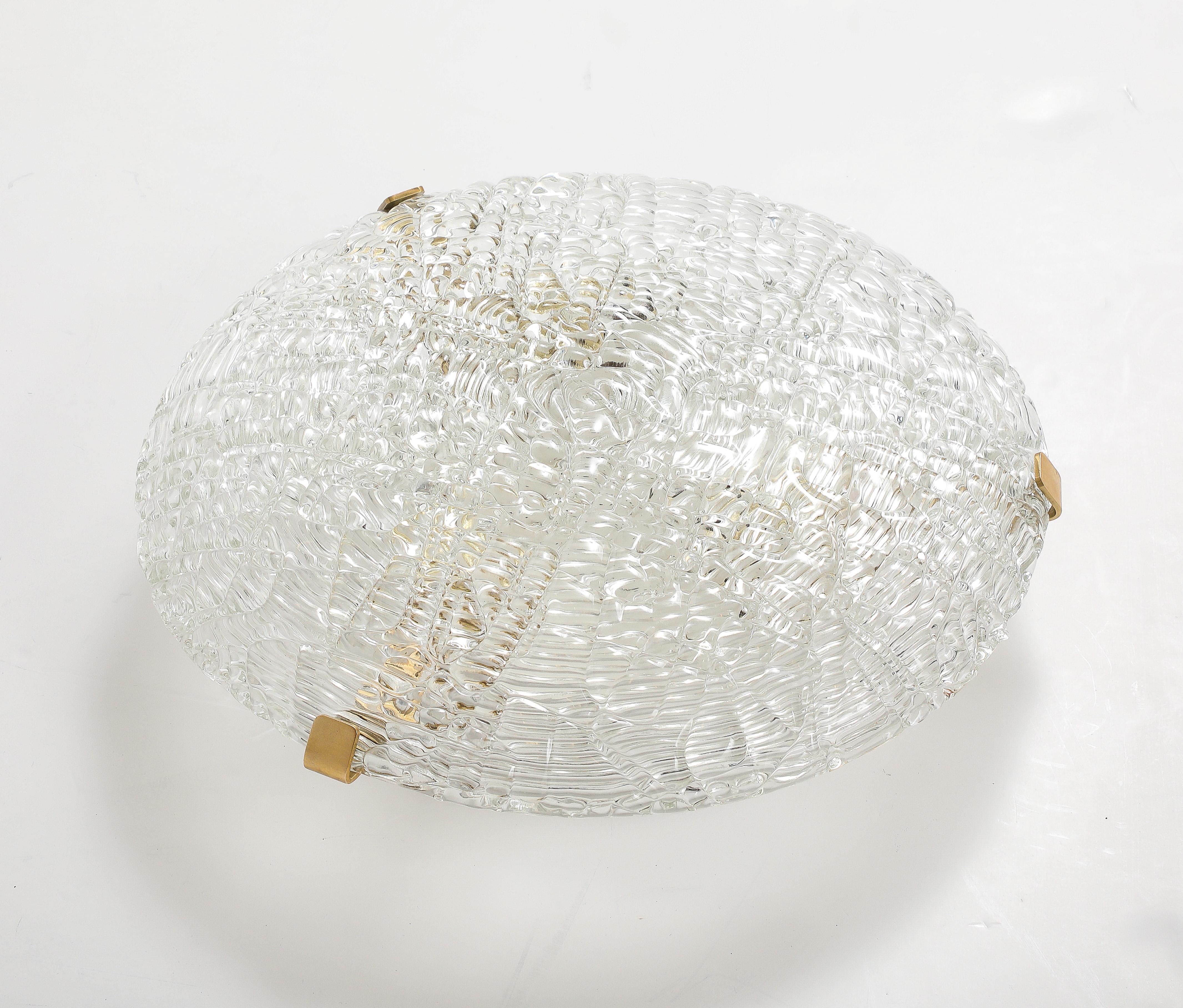 Grand luminaire / applique en verre et laiton Elegance de Kalmar Excellent état - En vente à New York, NY
