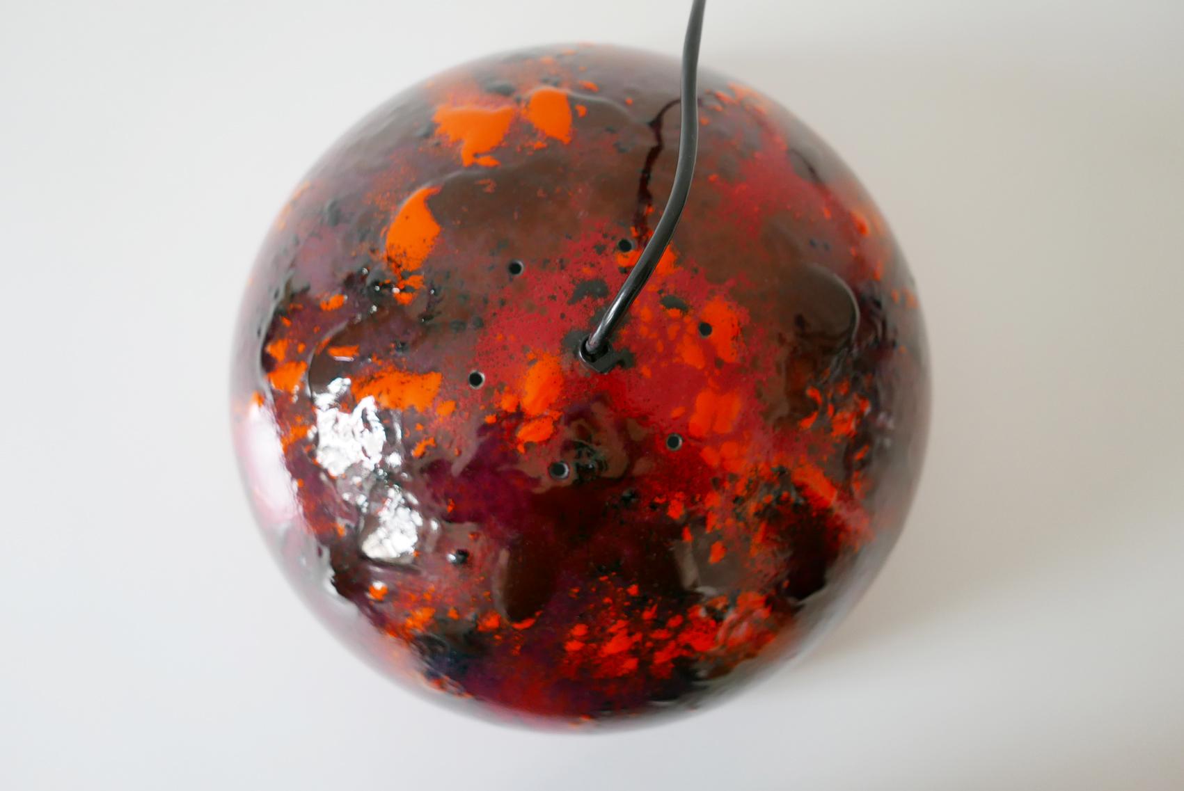 Grande ed elegante lampada a sospensione smaltata della metà del secolo scorso, 1960, Danimarca in vendita 7