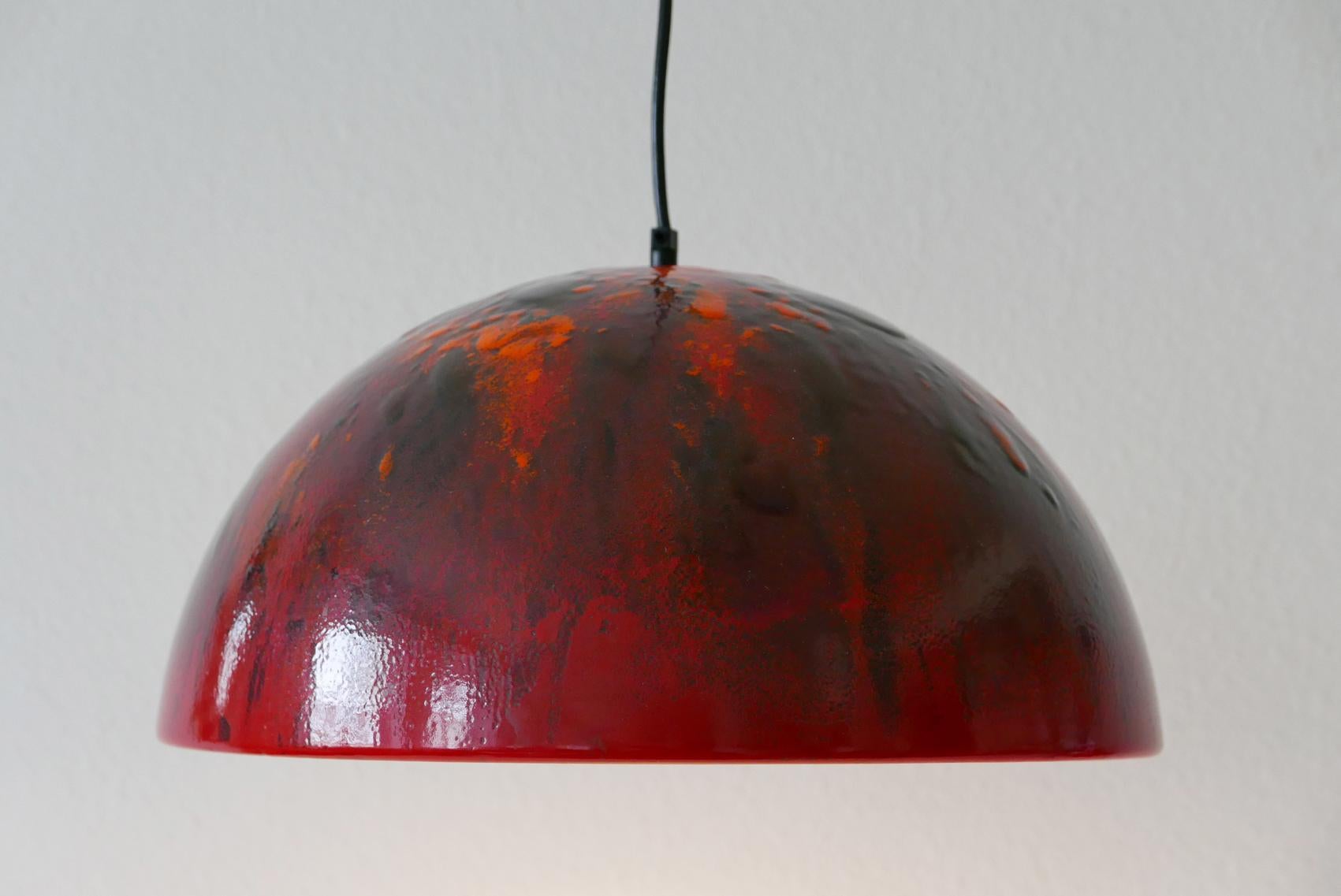 Large and Elegant Mid-Century Modern Enameled Pendant Lamp Dome, 1960s, Denmark In Good Condition For Sale In Munich, DE