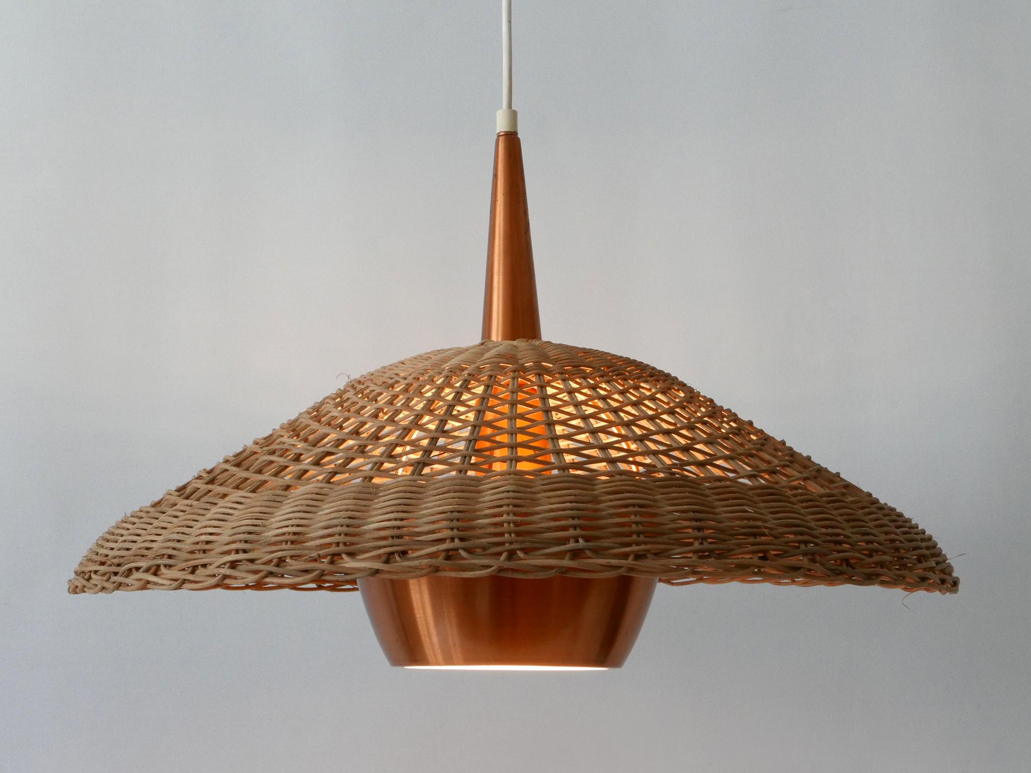 Large & Elegant Mid-Century Modern Rattan & Copper Pendant Lamp Denmark 1970s For Sale 7