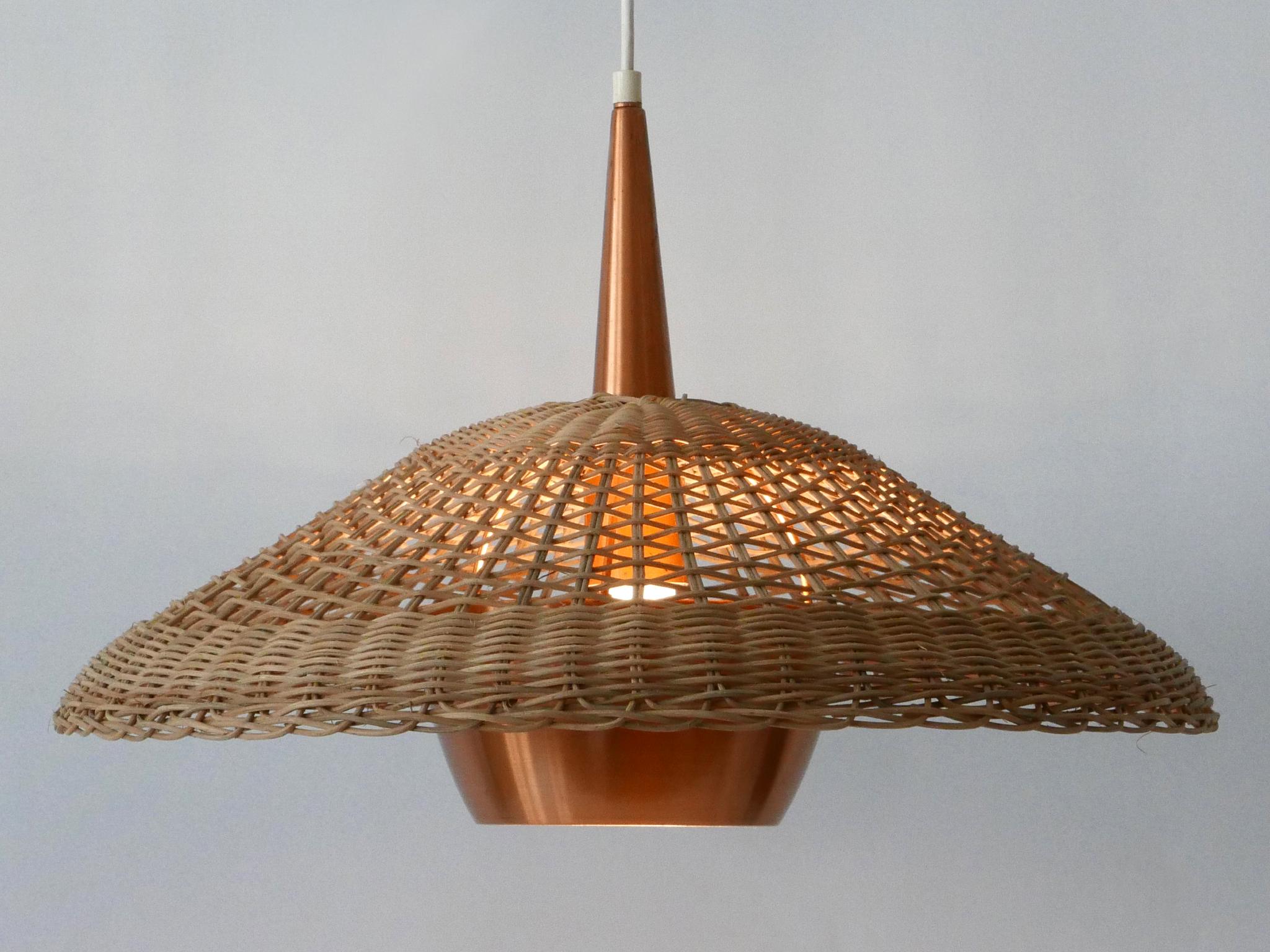 Large & Elegant Mid-Century Modern Rattan & Copper Pendant Lamp Denmark 1970s For Sale 9