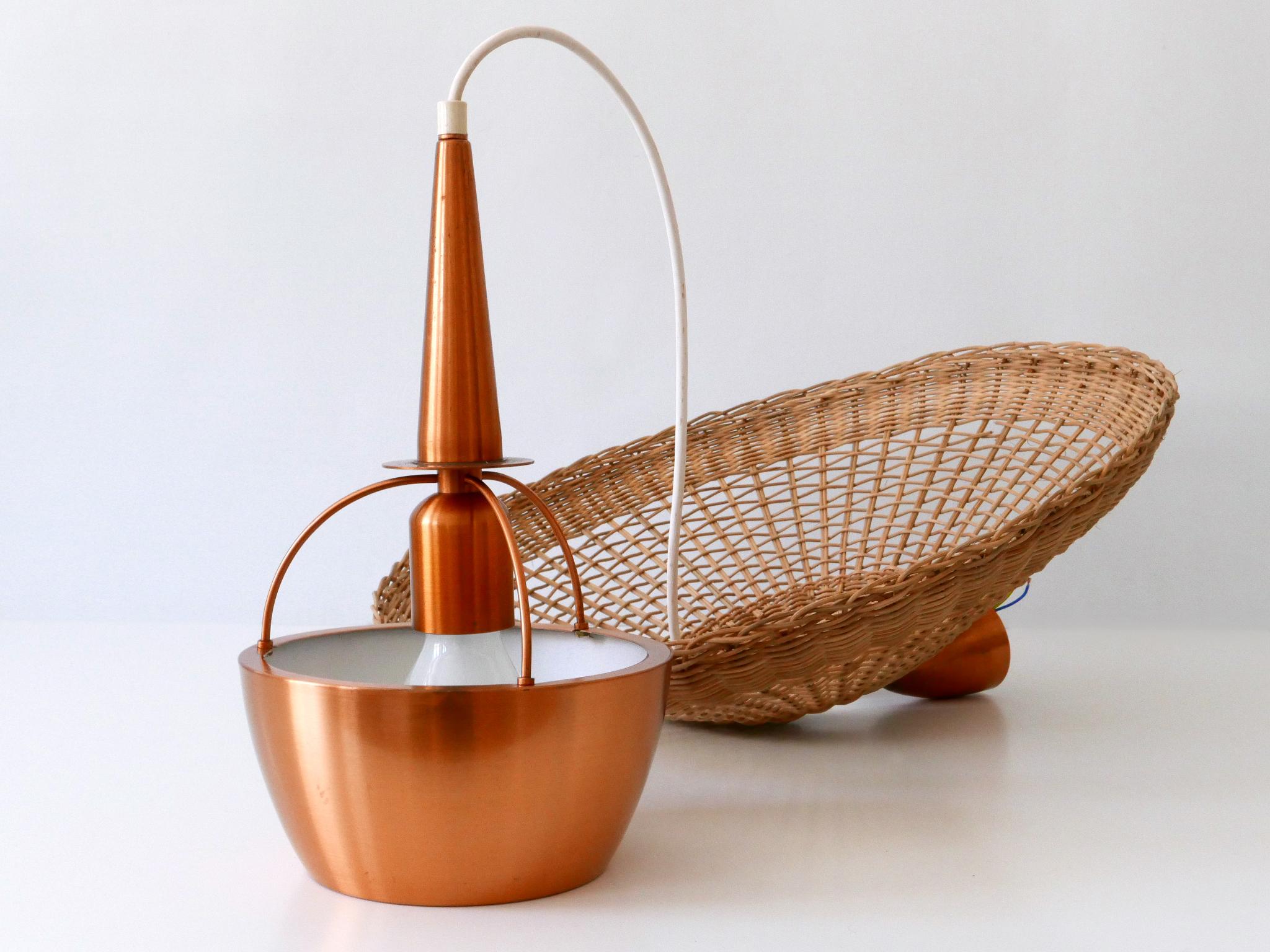 Large & Elegant Mid-Century Modern Rattan & Copper Pendant Lamp Denmark 1970s For Sale 12