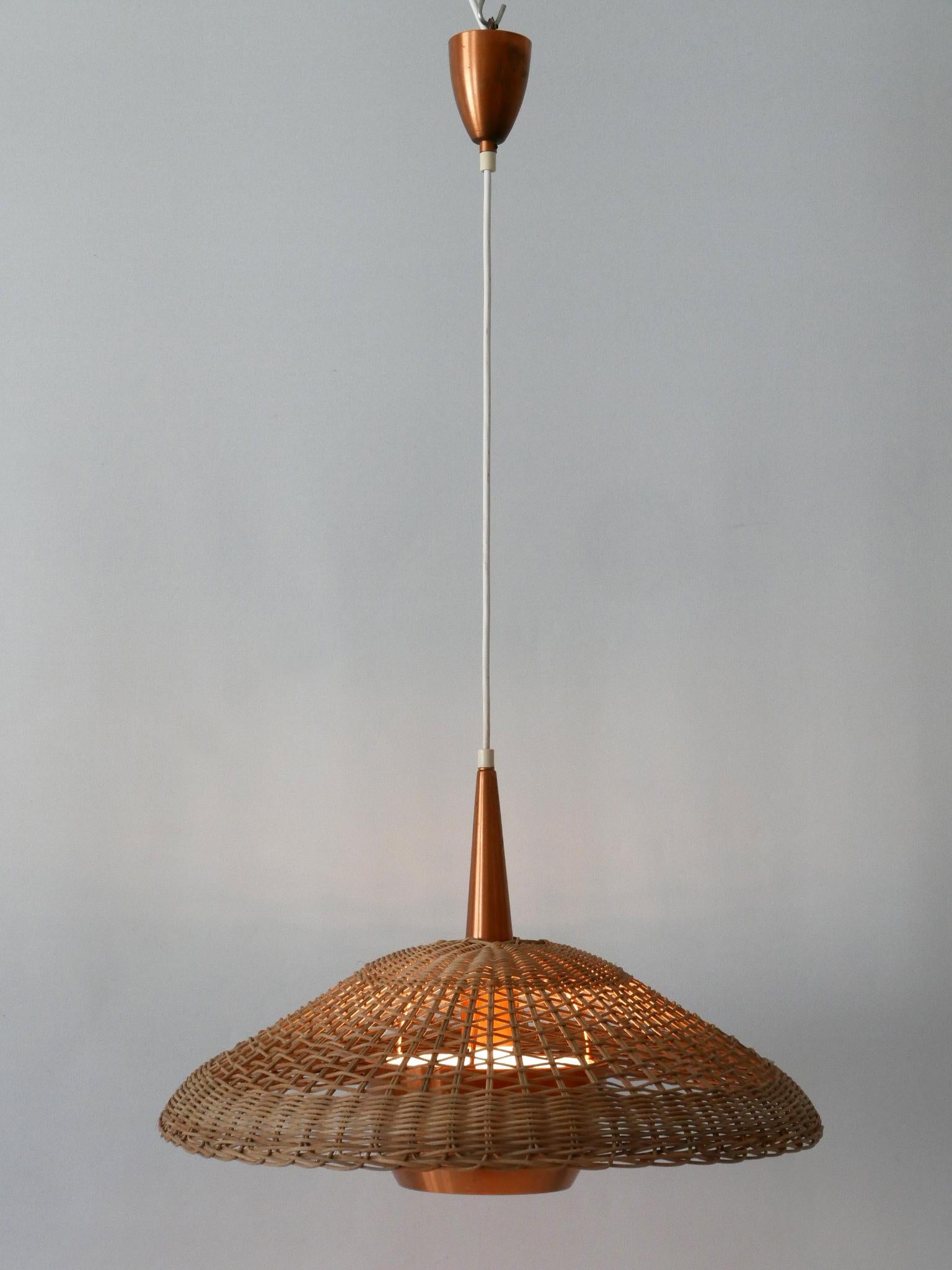 Large & Elegant Mid-Century Modern Rattan & Copper Pendant Lamp Denmark 1970s In Good Condition In Munich, DE