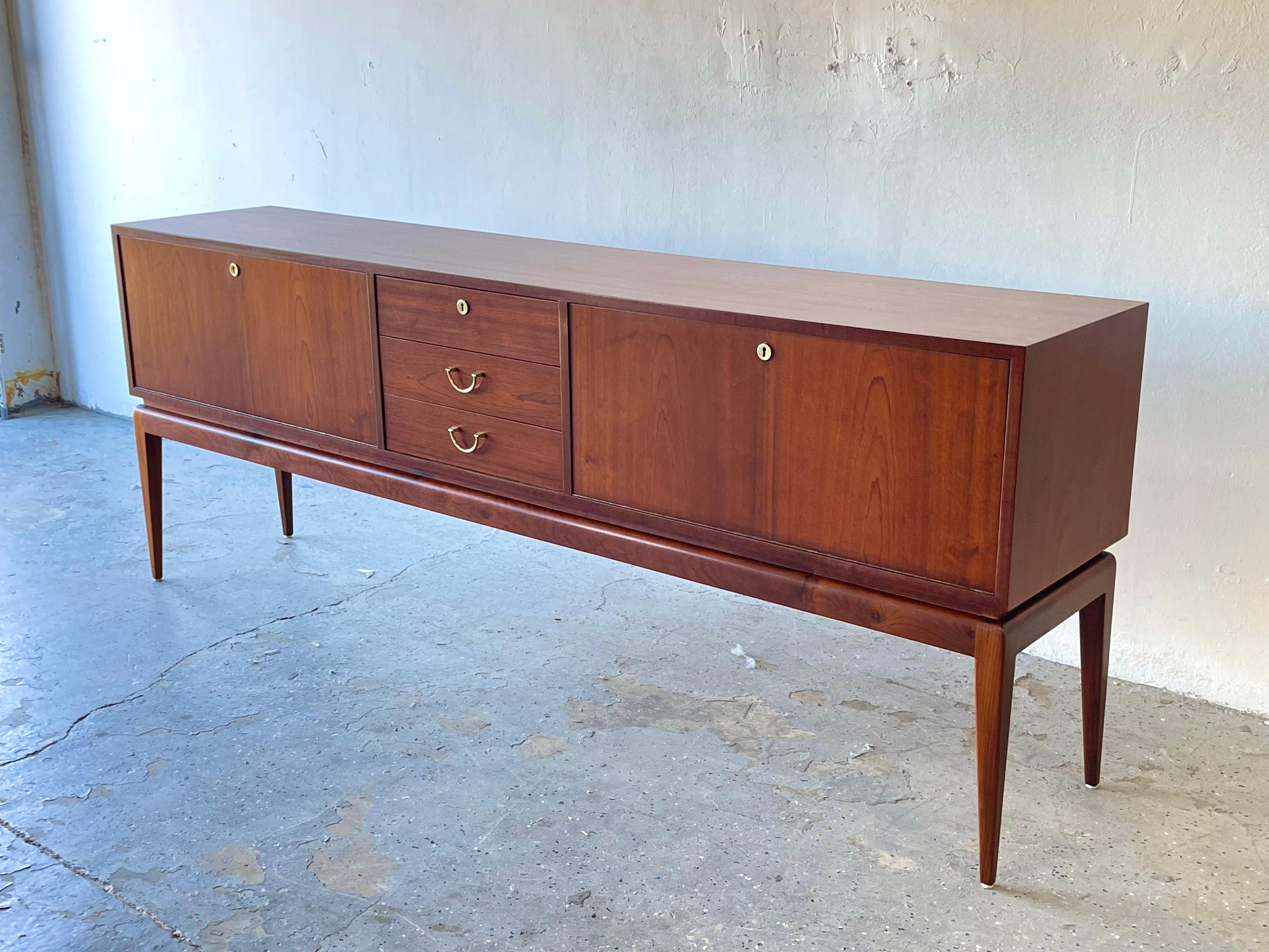 Unknown Large & Elegant Mid-Century Modern Walnut Credenza 