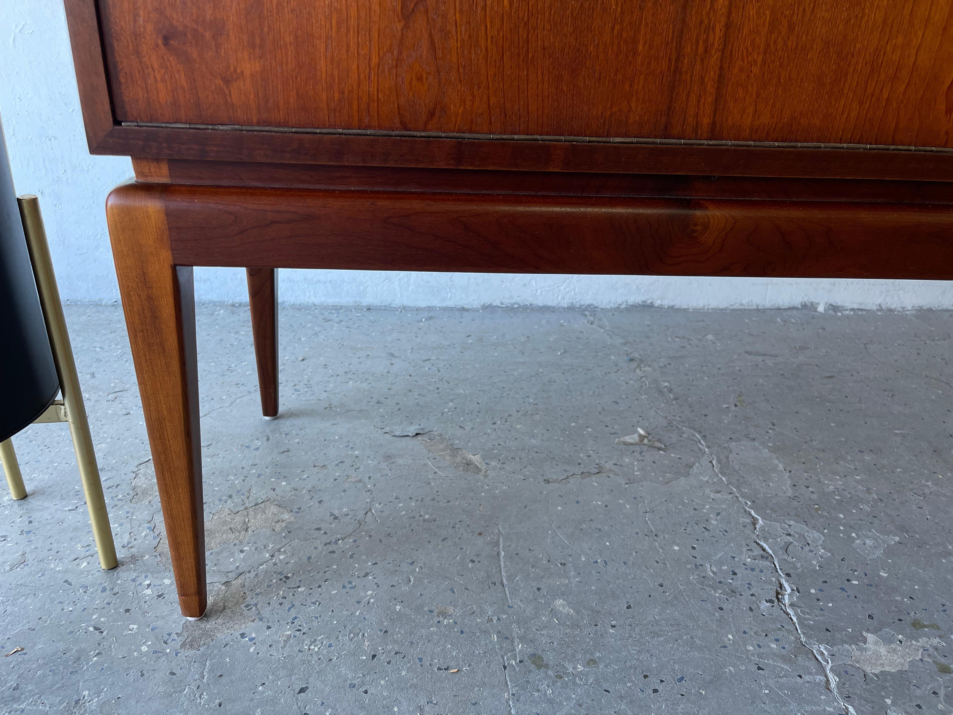 Large & Elegant Mid-Century Modern Walnut Credenza 4