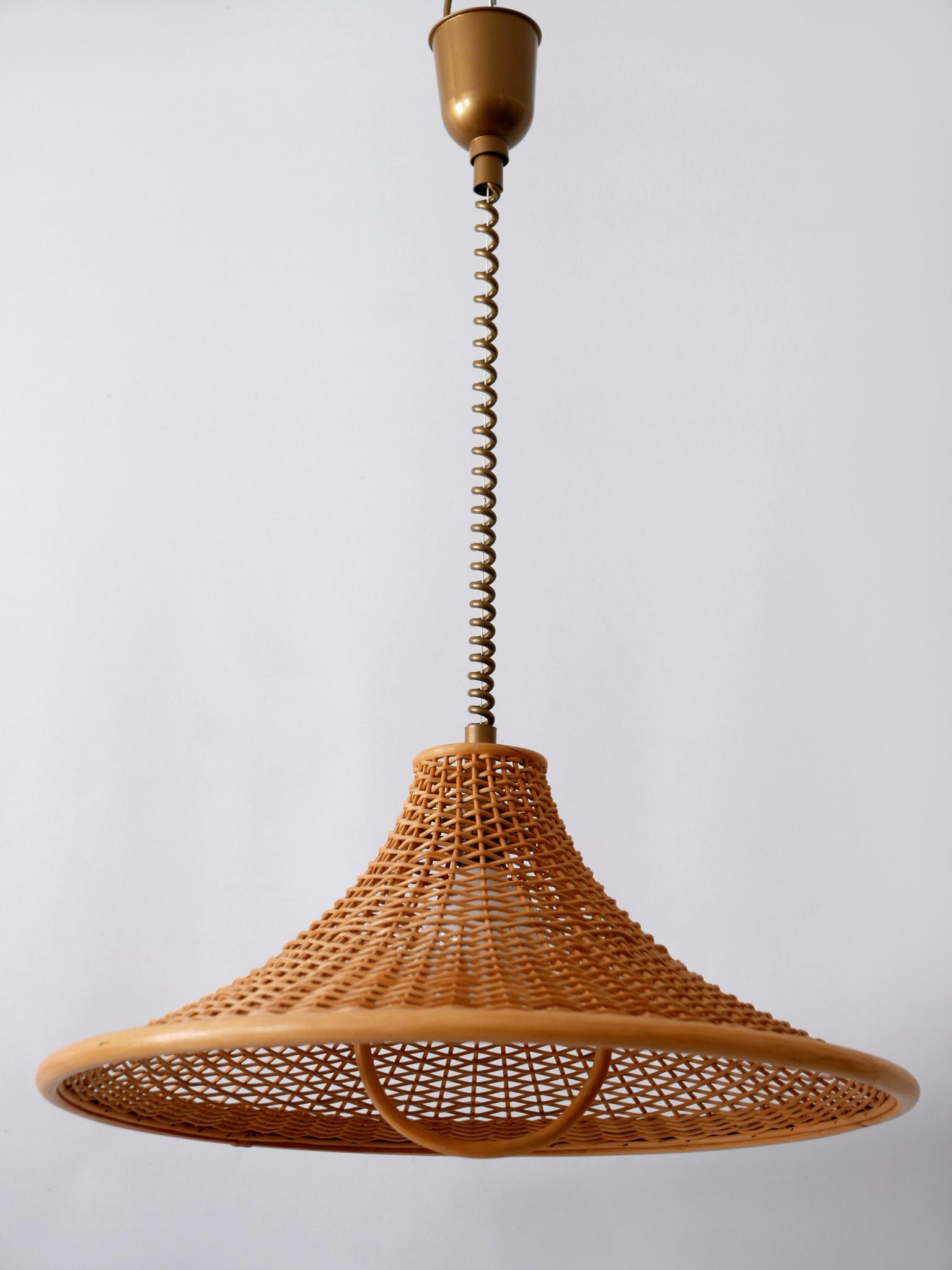Large & Elegant Mid-Century Modern Wicker Pendant Lamp or Hanging Light Germany In Good Condition In Munich, DE