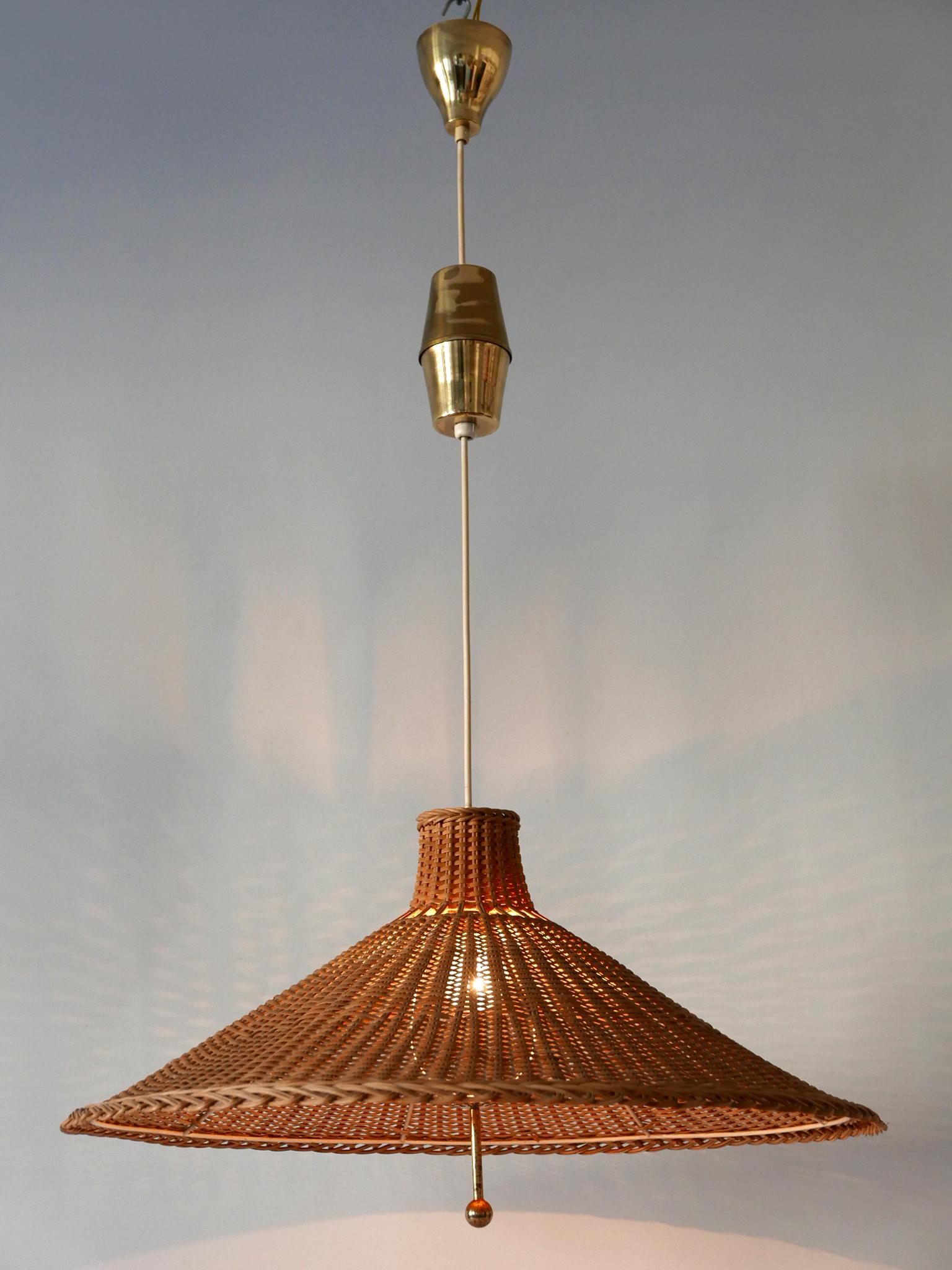 Large & Elegant Mid Century Modern Wicker Pulley Pendant Lamp Scandinavia 1960s In Good Condition In Munich, DE