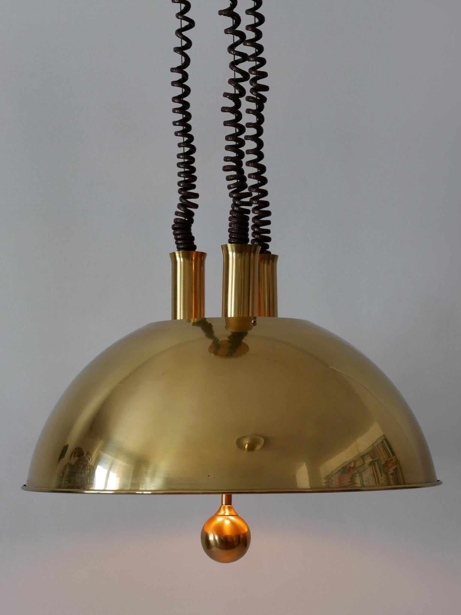 Grande ed elegante lampada a sospensione in ottone di metà secolo di Florian Schulz degli anni '70 in vendita 3