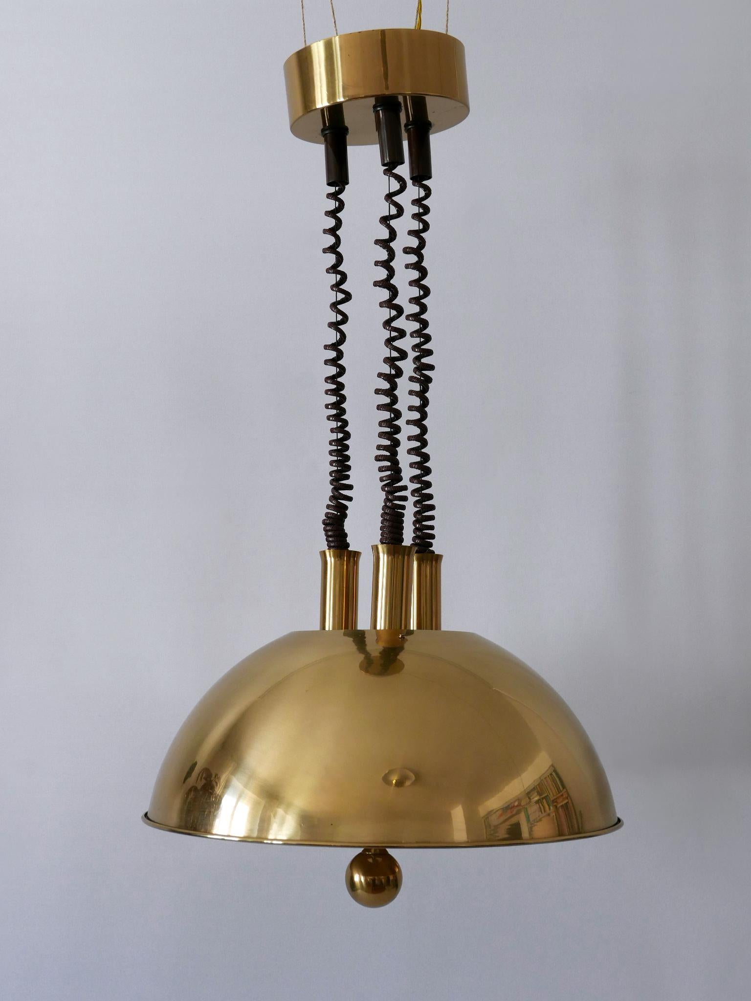 Grande ed elegante lampada a sospensione in ottone di metà secolo di Florian Schulz degli anni '70 in vendita 5