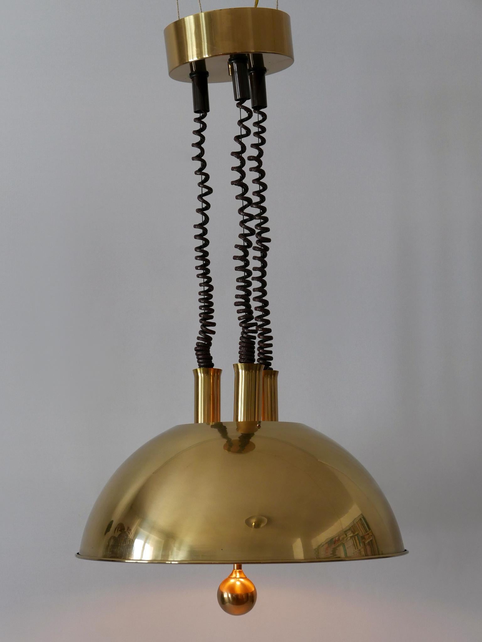 Grande ed elegante lampada a sospensione in ottone di metà secolo di Florian Schulz degli anni '70 in vendita 6
