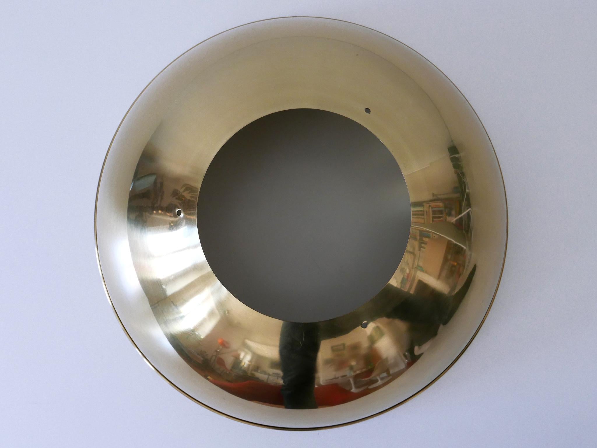 Grande ed elegante lampada a sospensione in ottone di metà secolo di Florian Schulz degli anni '70 in vendita 11