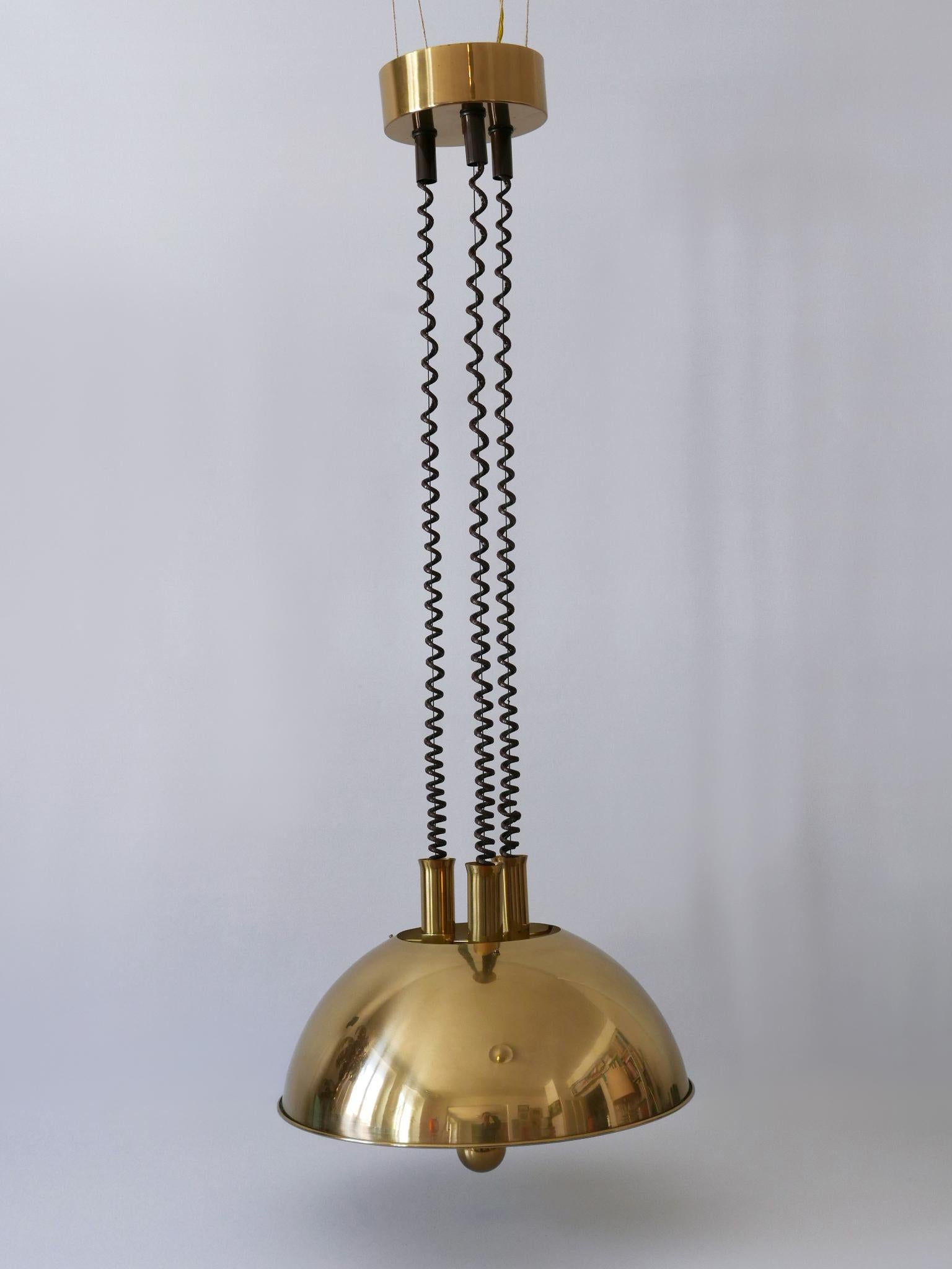 Mid-Century moderno Grande ed elegante lampada a sospensione in ottone di metà secolo di Florian Schulz degli anni '70 in vendita