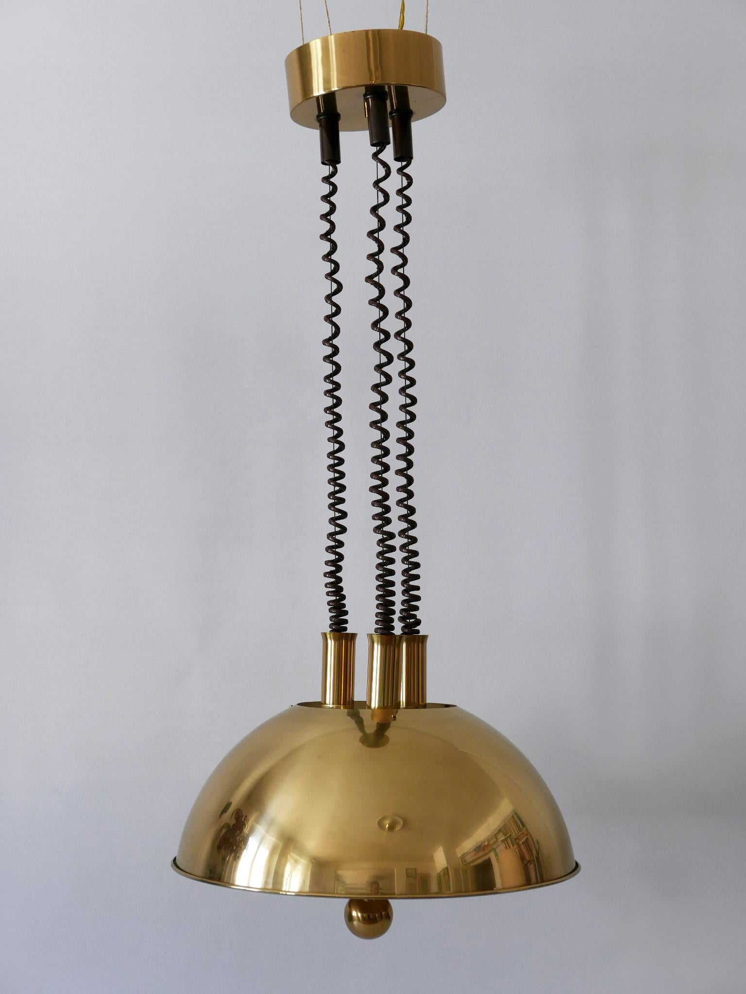 Lucidato Grande ed elegante lampada a sospensione in ottone di metà secolo di Florian Schulz degli anni '70 in vendita