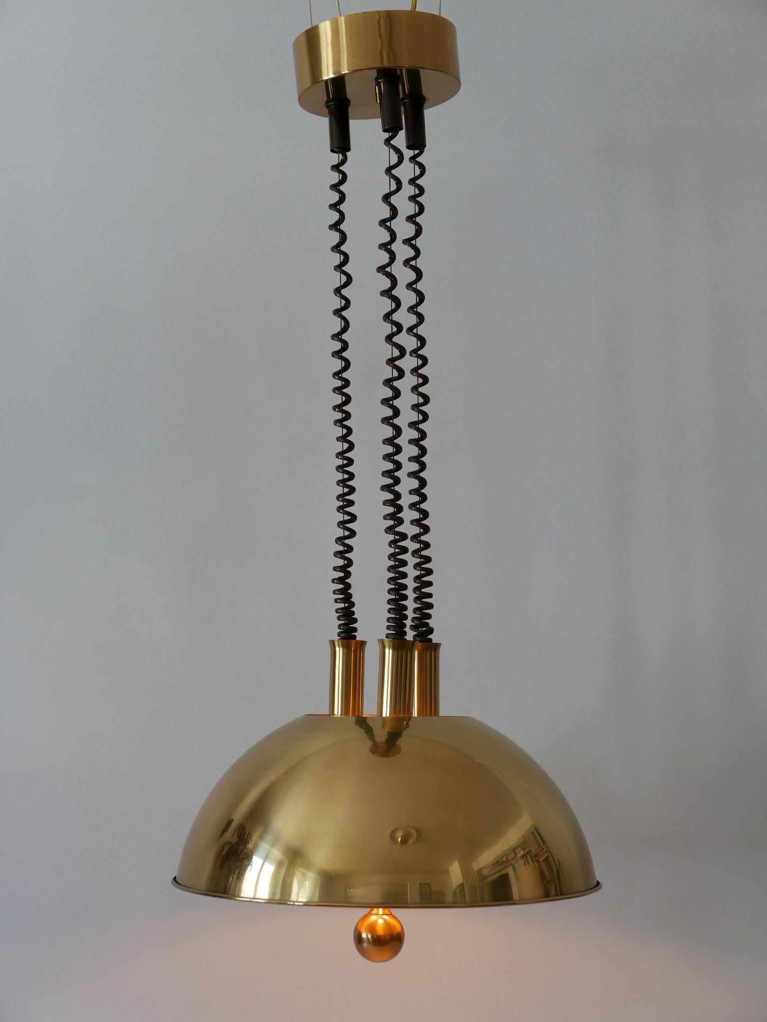 Grande ed elegante lampada a sospensione in ottone di metà secolo di Florian Schulz degli anni '70 In condizioni buone in vendita a Munich, DE