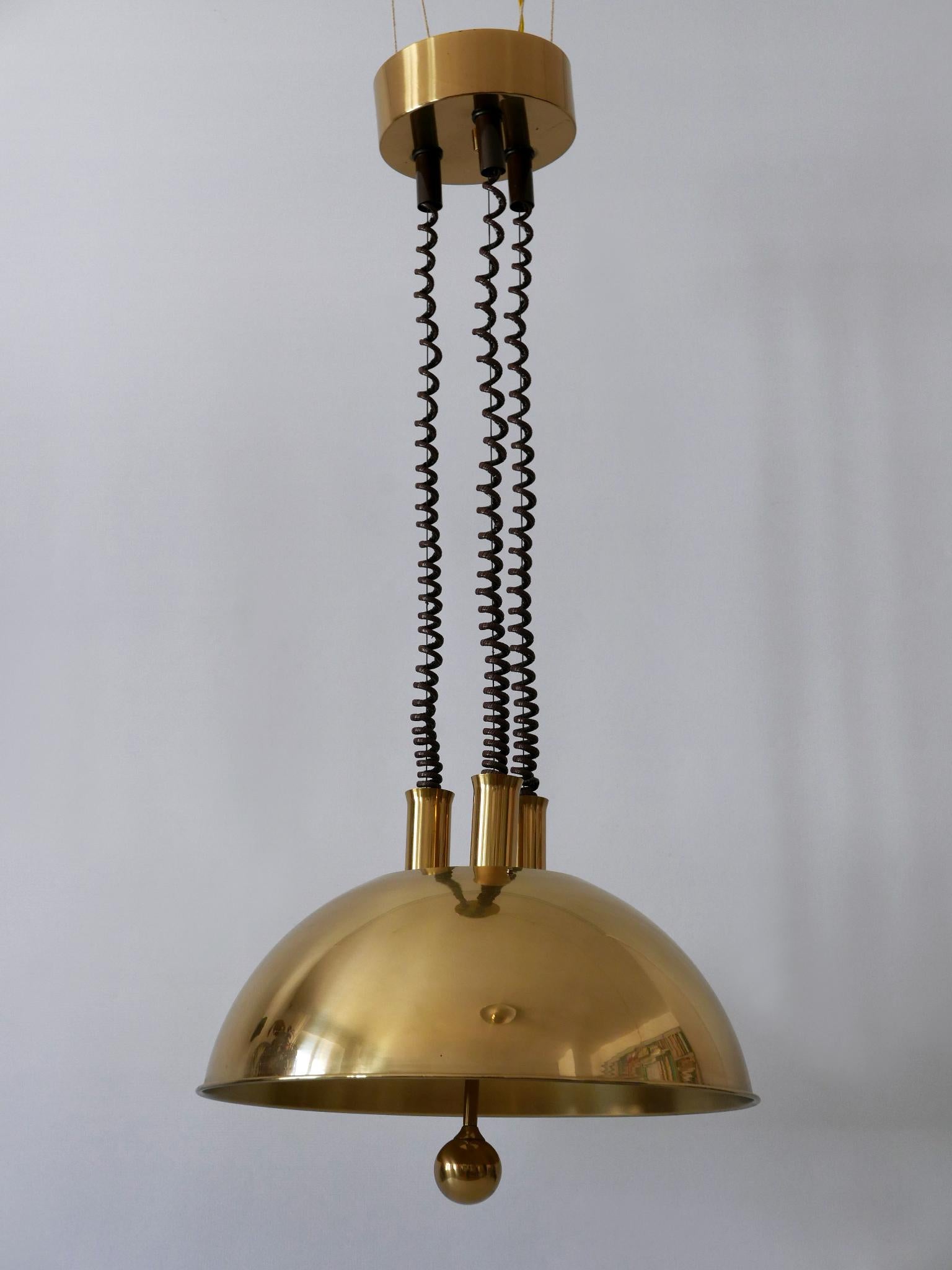 Grande ed elegante lampada a sospensione in ottone di metà secolo di Florian Schulz degli anni '70 in vendita 1