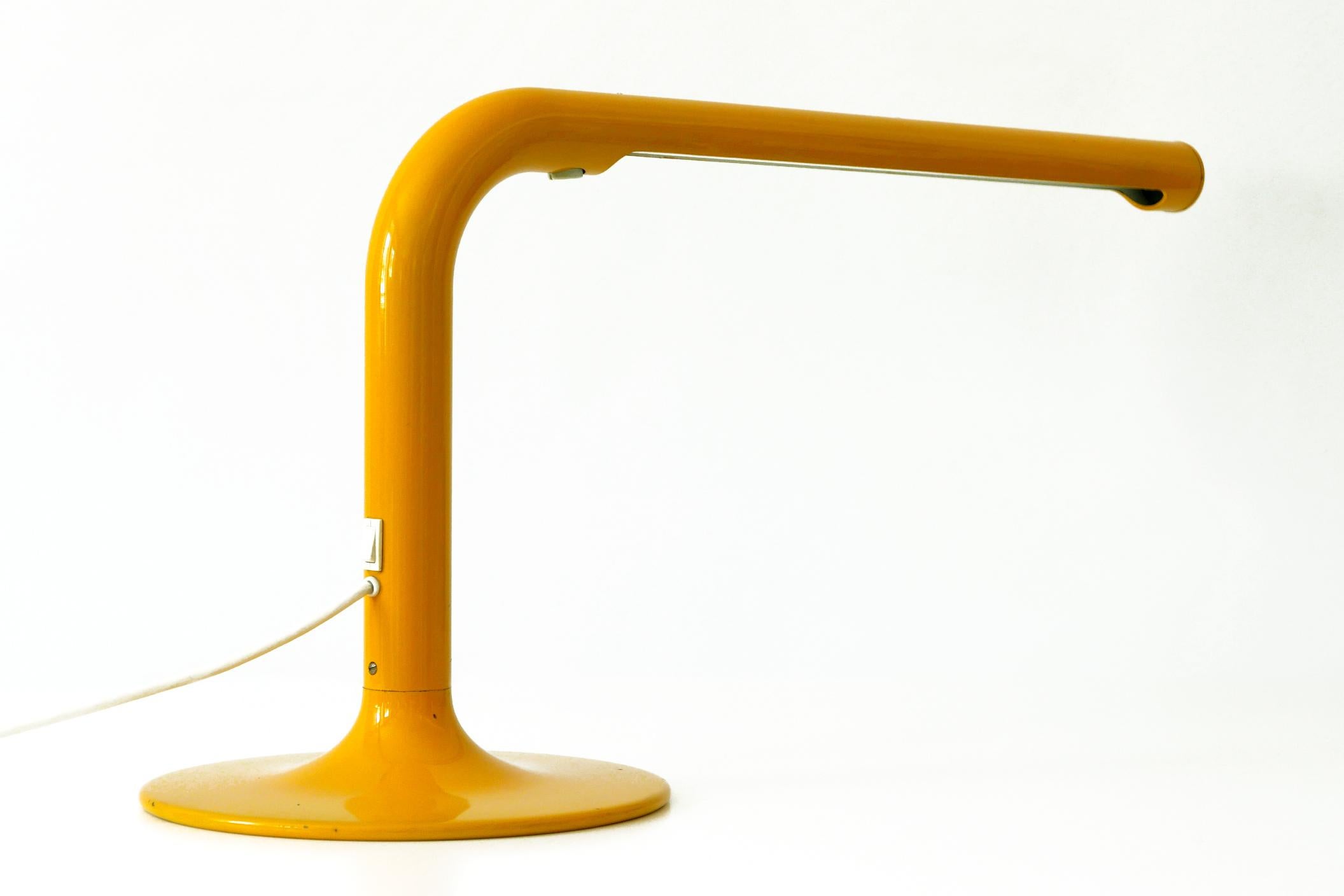 Grande et élégante lampe de bureau tube d'Anders Pehrson pour Atelj Lyktan, années 1960 en vente 4