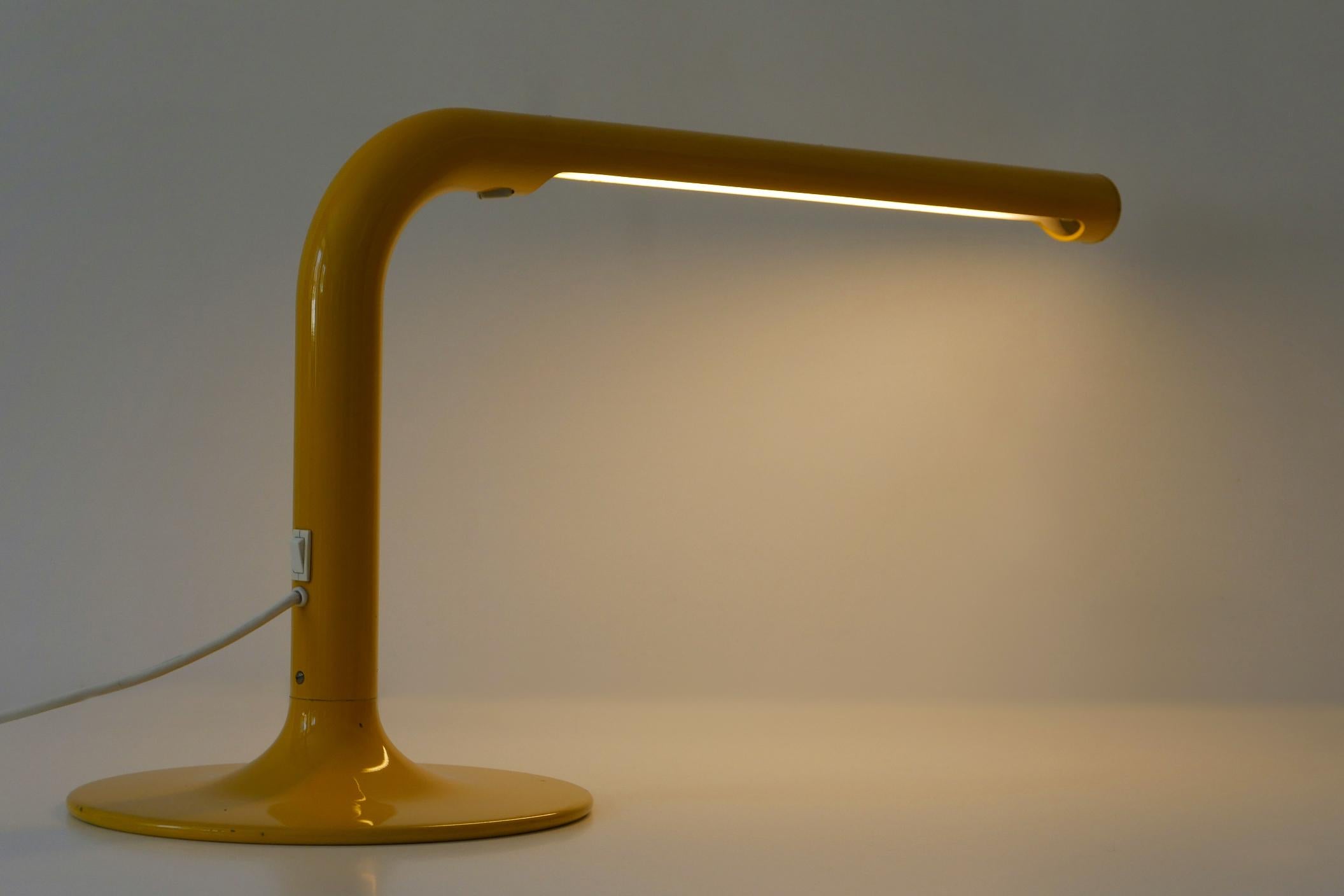Grande et élégante lampe de bureau tube d'Anders Pehrson pour Atelj Lyktan, années 1960 en vente 5