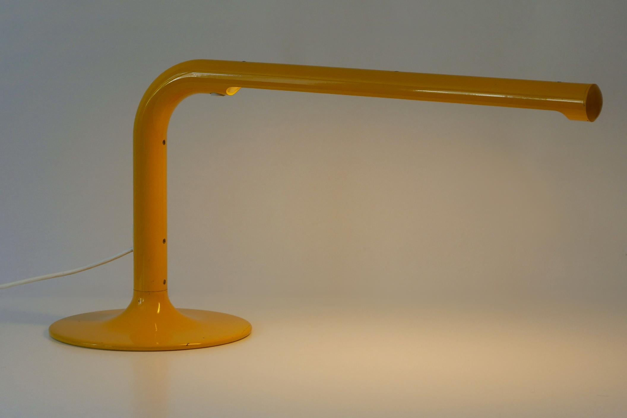 Grande et élégante lampe de bureau tube d'Anders Pehrson pour Atelj Lyktan, années 1960 en vente 7