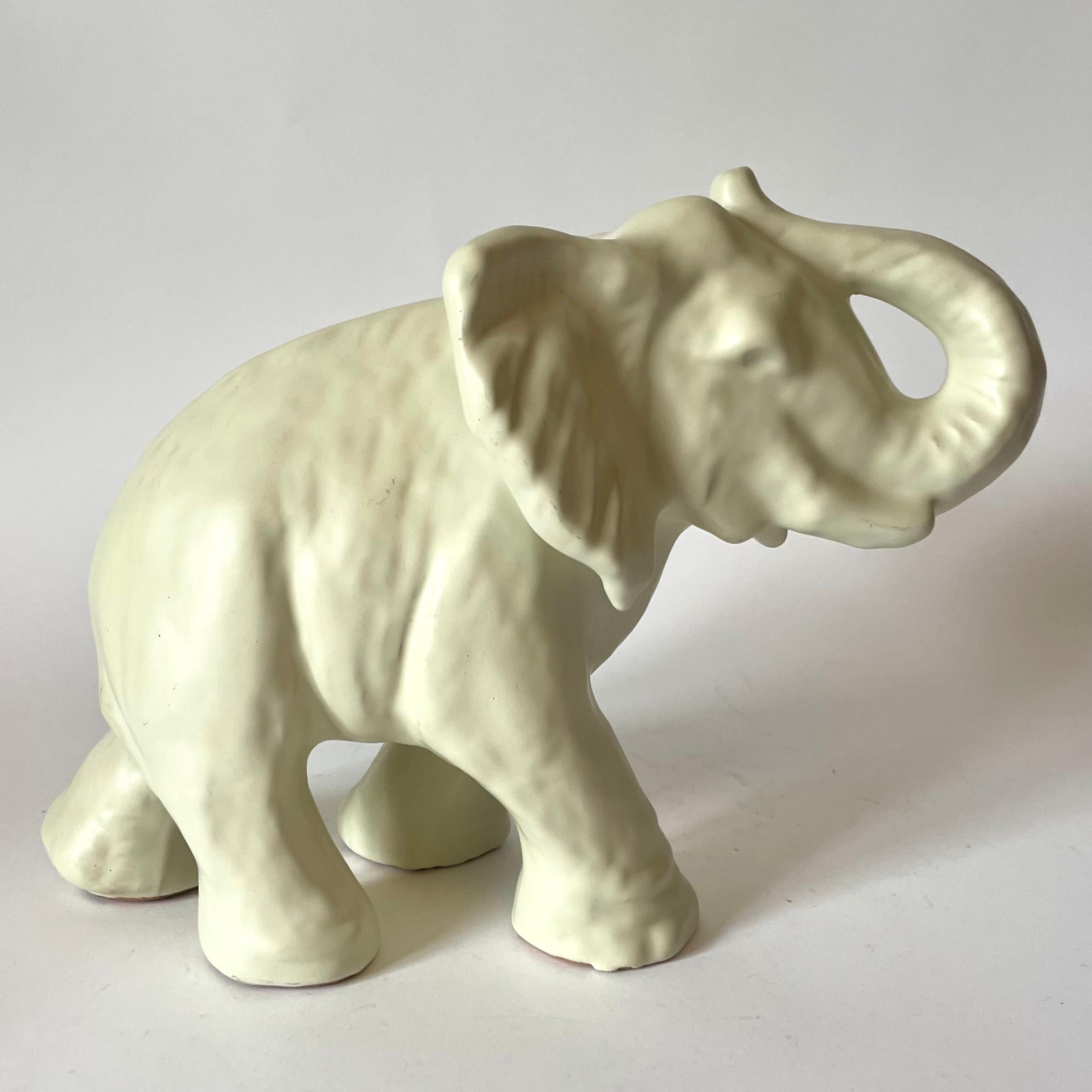 Large Elephant by Vicke Lindstrand for Upsala-Ekeby, Sweden, 1940s Bon état - En vente à Knivsta, SE
