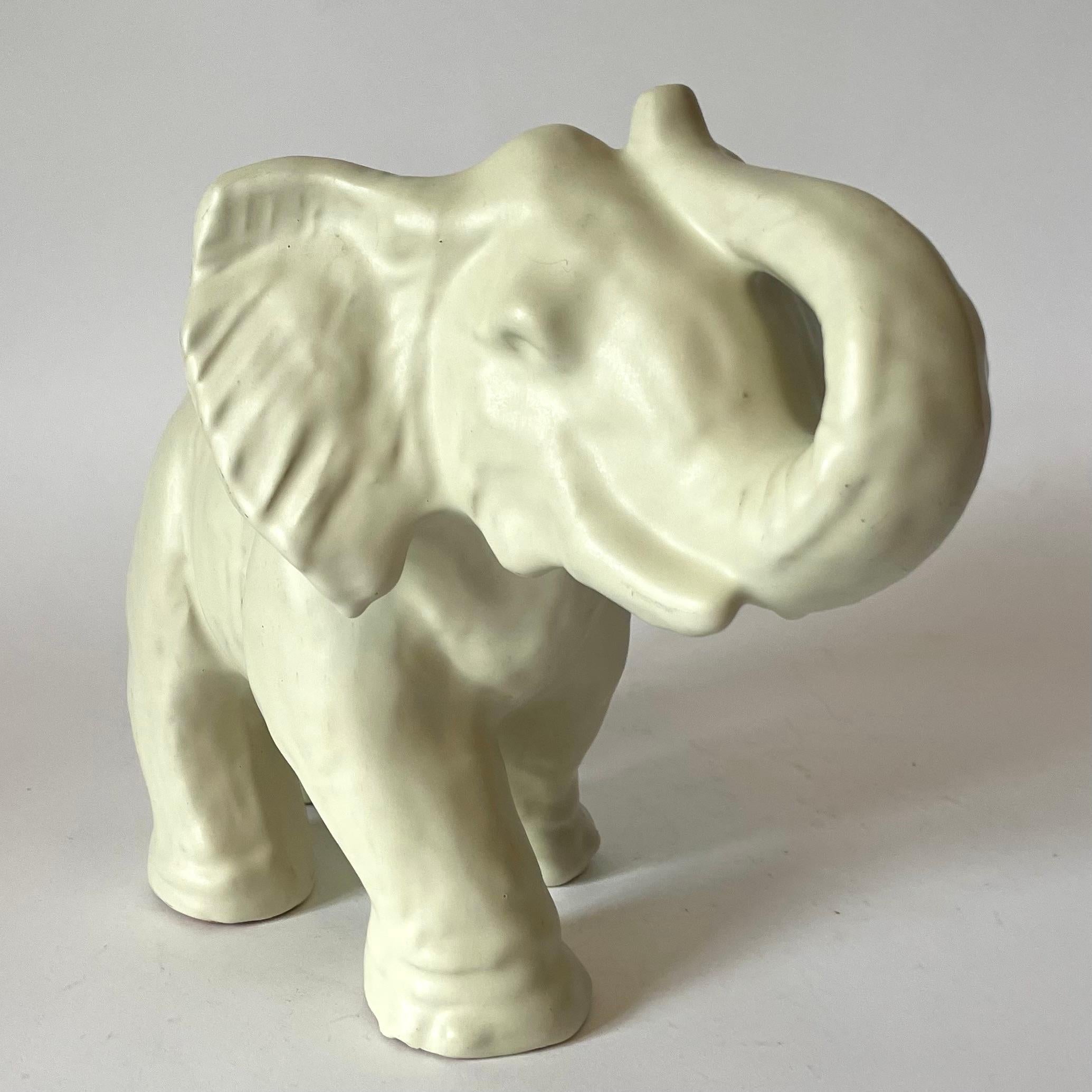Milieu du XXe siècle Large Elephant by Vicke Lindstrand for Upsala-Ekeby, Sweden, 1940s en vente