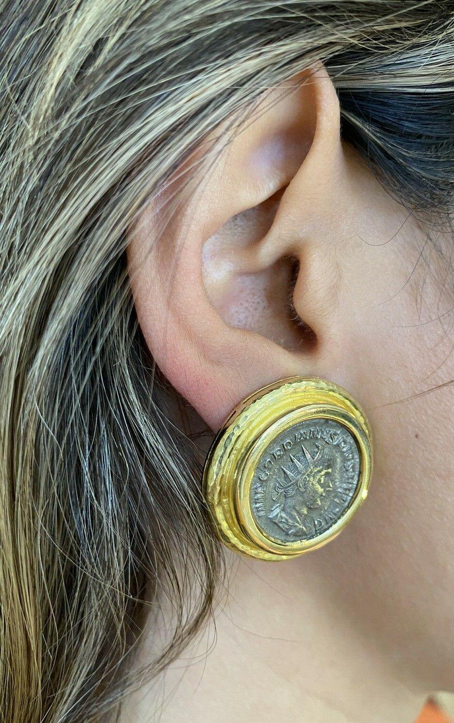 Large Elizabeth Locke Coin Button Earrings in 18k Yellow Gold In Excellent Condition For Sale In La Jolla, CA
