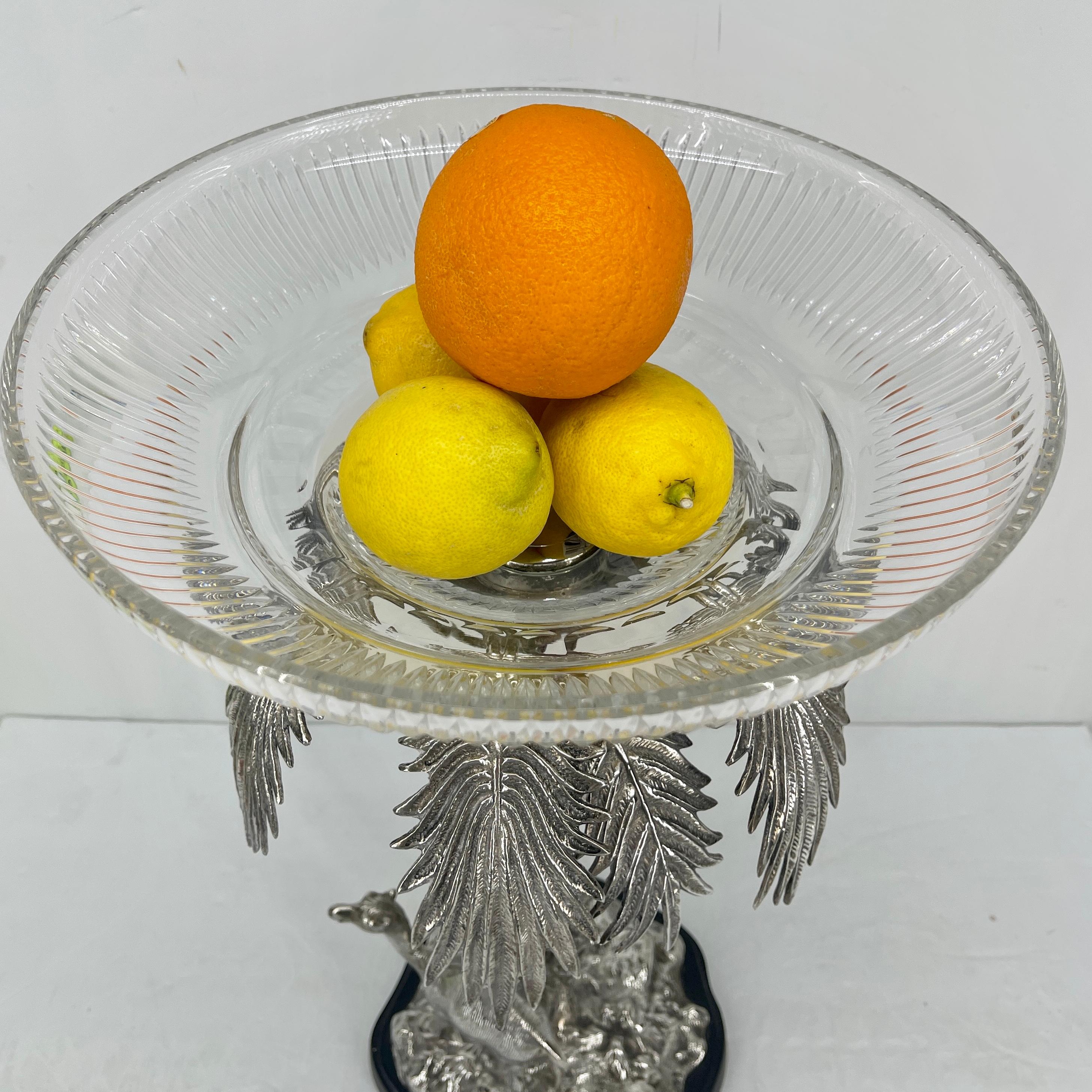 Großer Elkington Epergne Tafelaufsatz aus der Epergne mit Kamel, Palmenbaum und Glasschale im Angebot 11