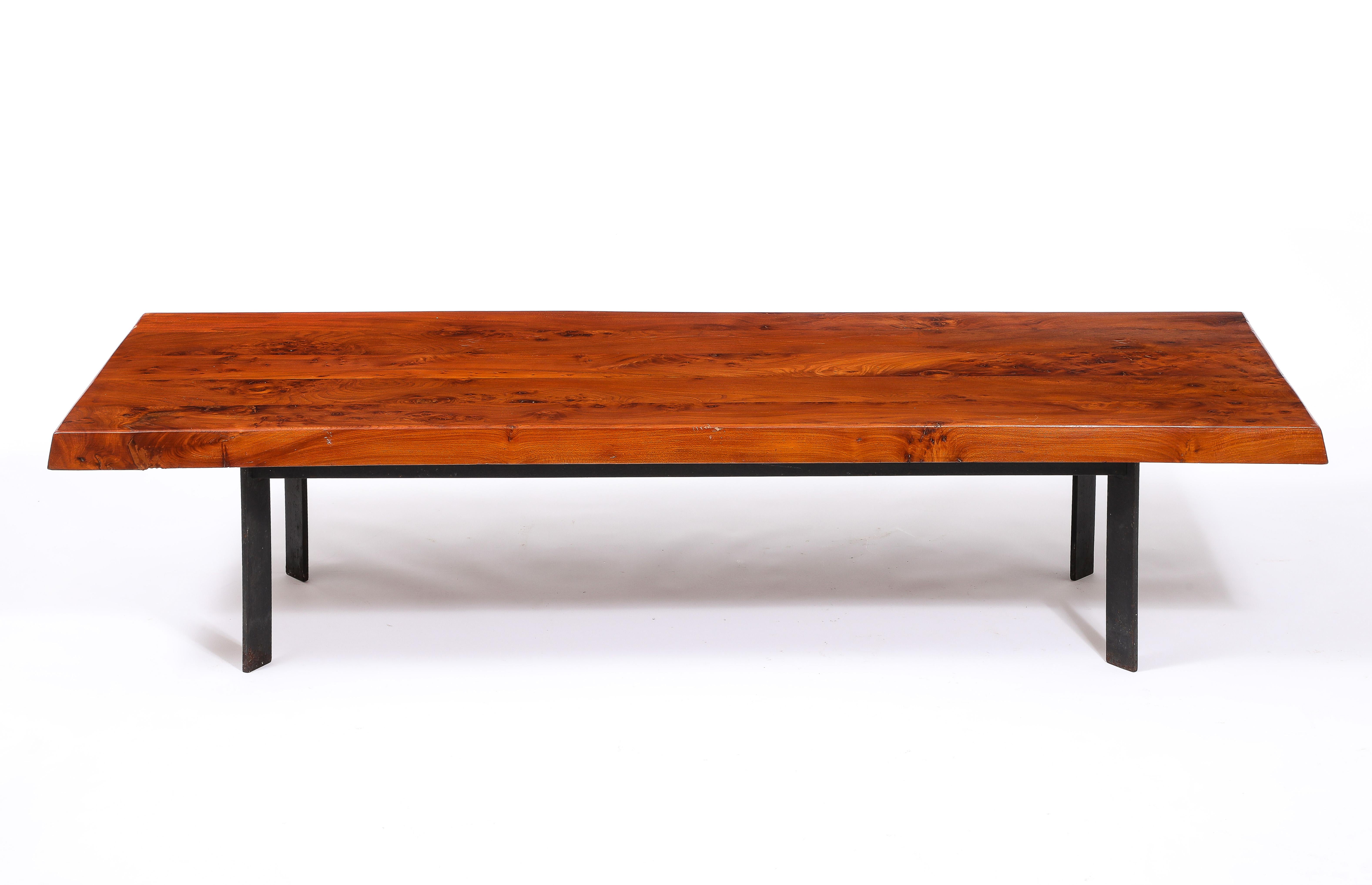 20ième siècle Grande table basse en orme et fer, France, années 1960 en vente