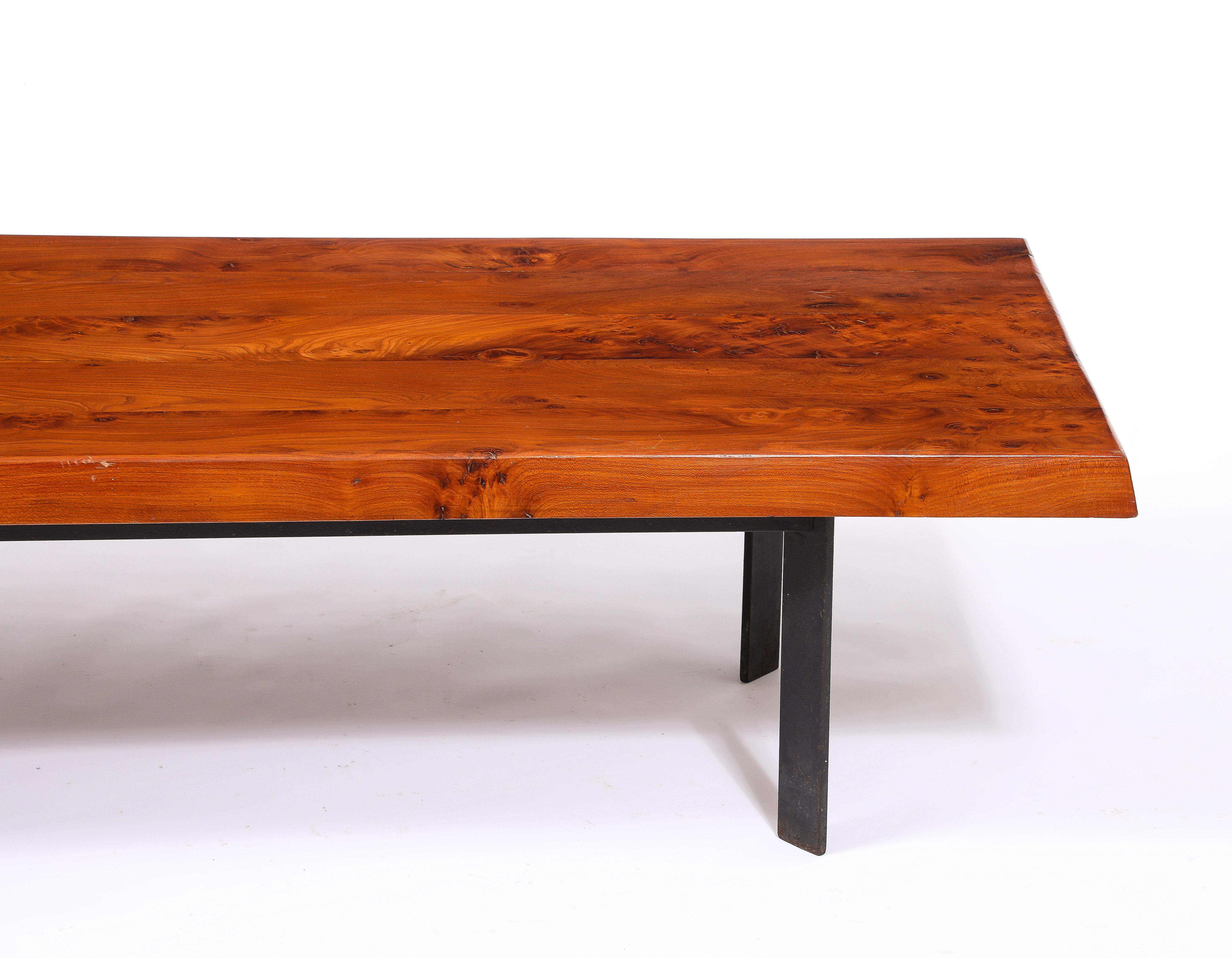 Fer Grande table basse en orme et fer, France, années 1960 en vente