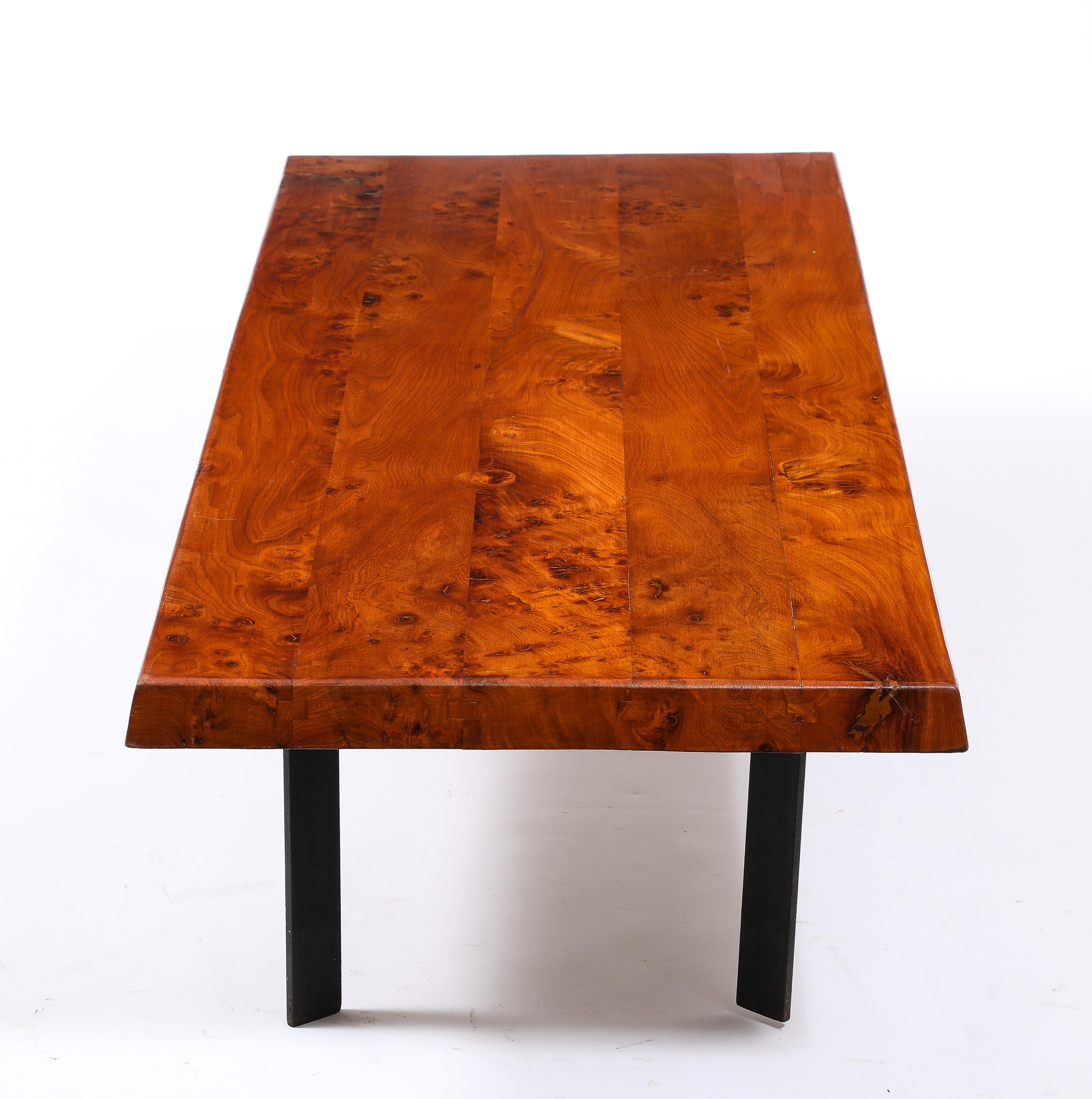 Grande table basse en orme et fer, France, années 1960 en vente 1