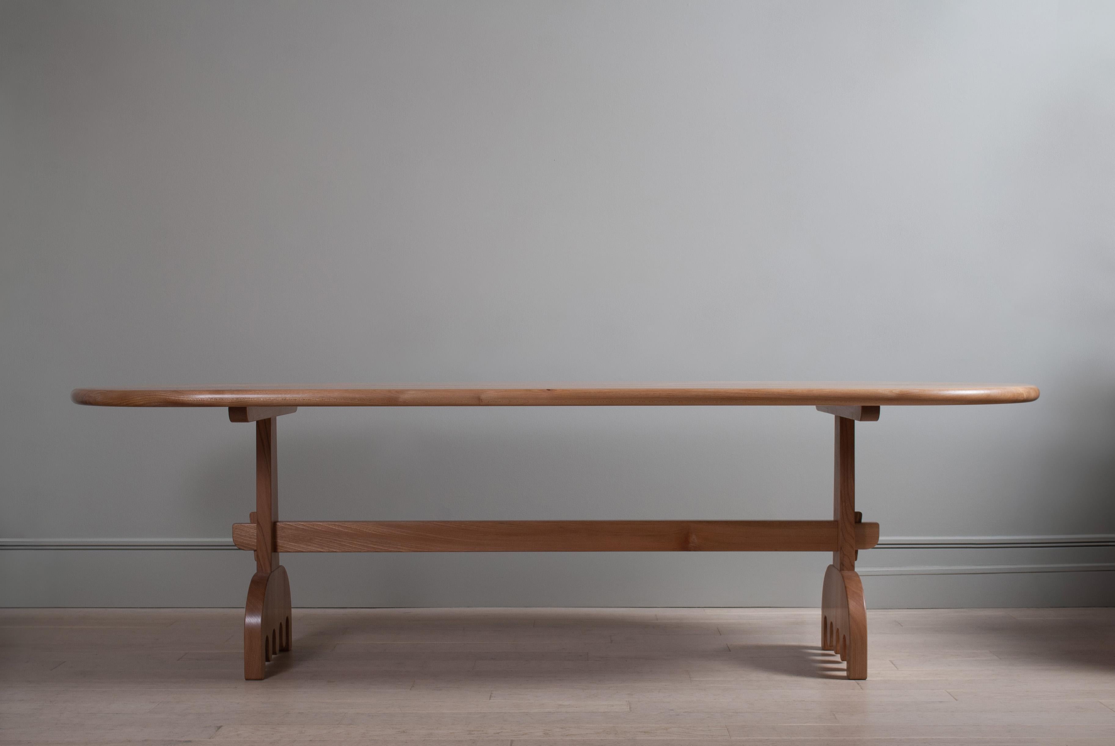Moderne Grande table à manger en orme en vente