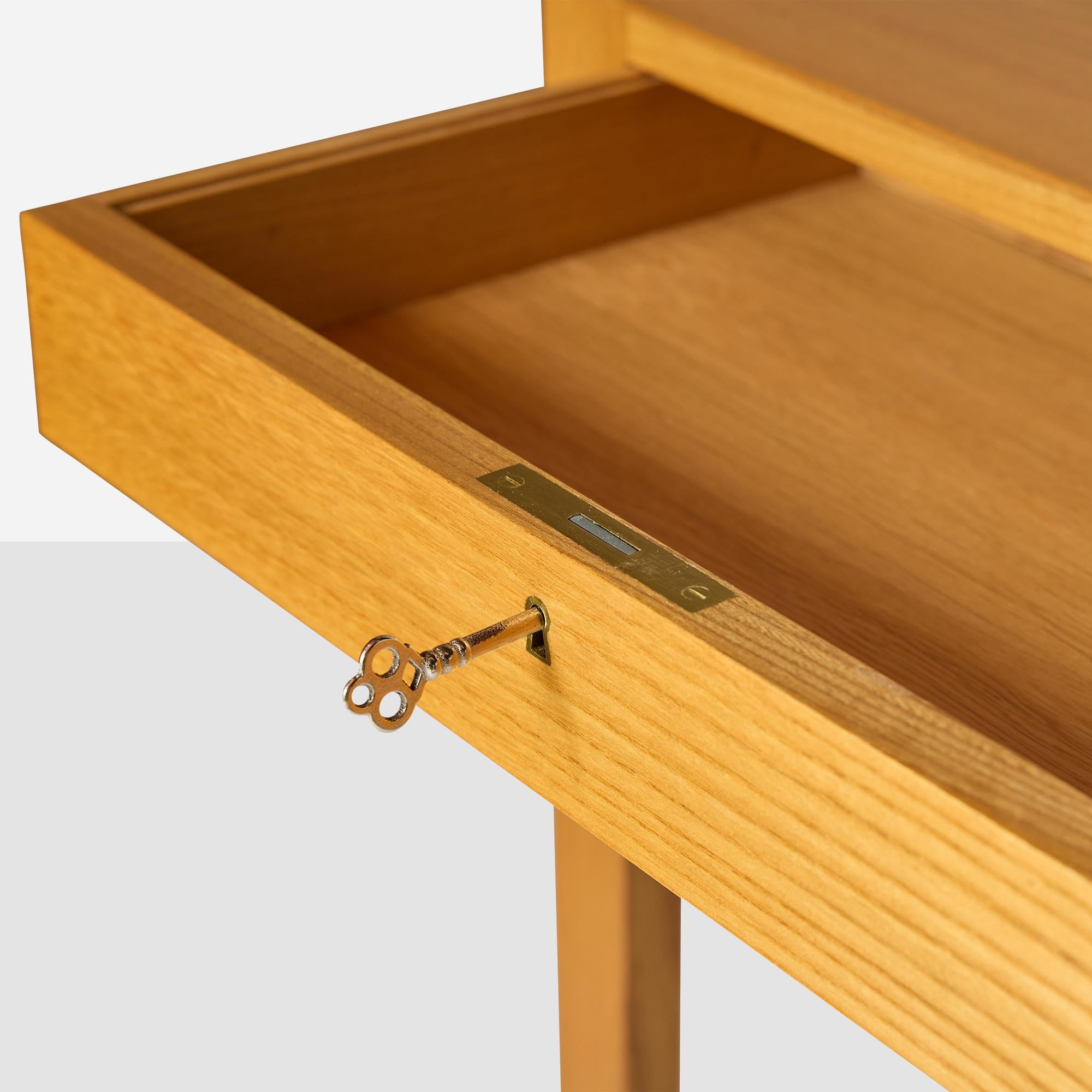 Scrivania grande in legno d'olmo di Bernt Petersen in vendita 3