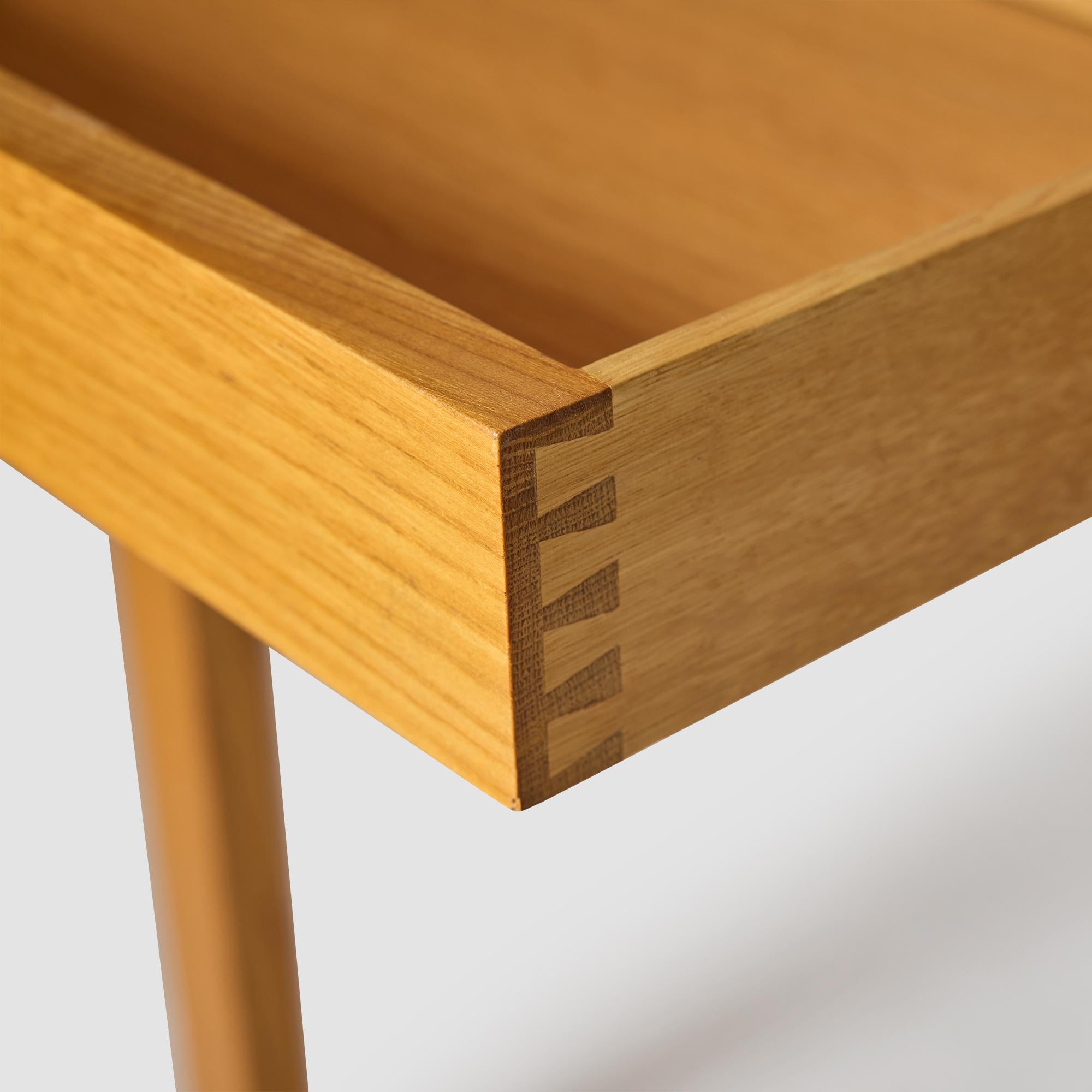 Scrivania grande in legno d'olmo di Bernt Petersen in vendita 4