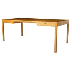 Scrivania grande in legno d'olmo di Bernt Petersen