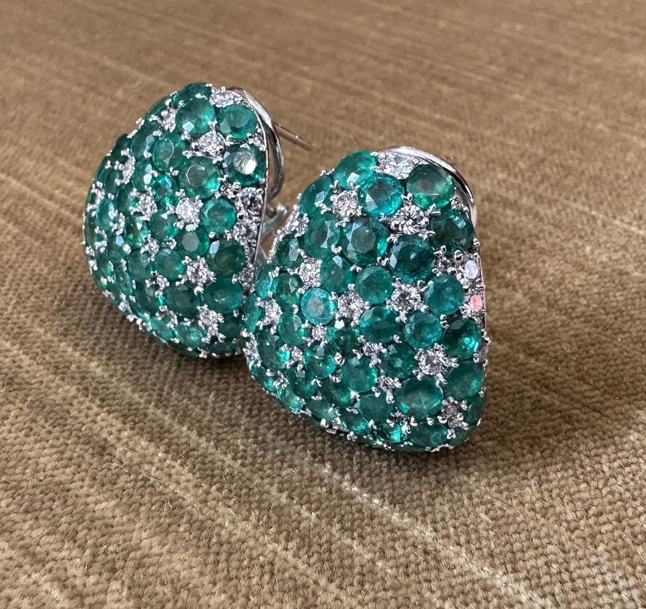 Large Emerald and Diamond Half-hoop Earrings in 18k White Gold In Excellent Condition In La Jolla, CA