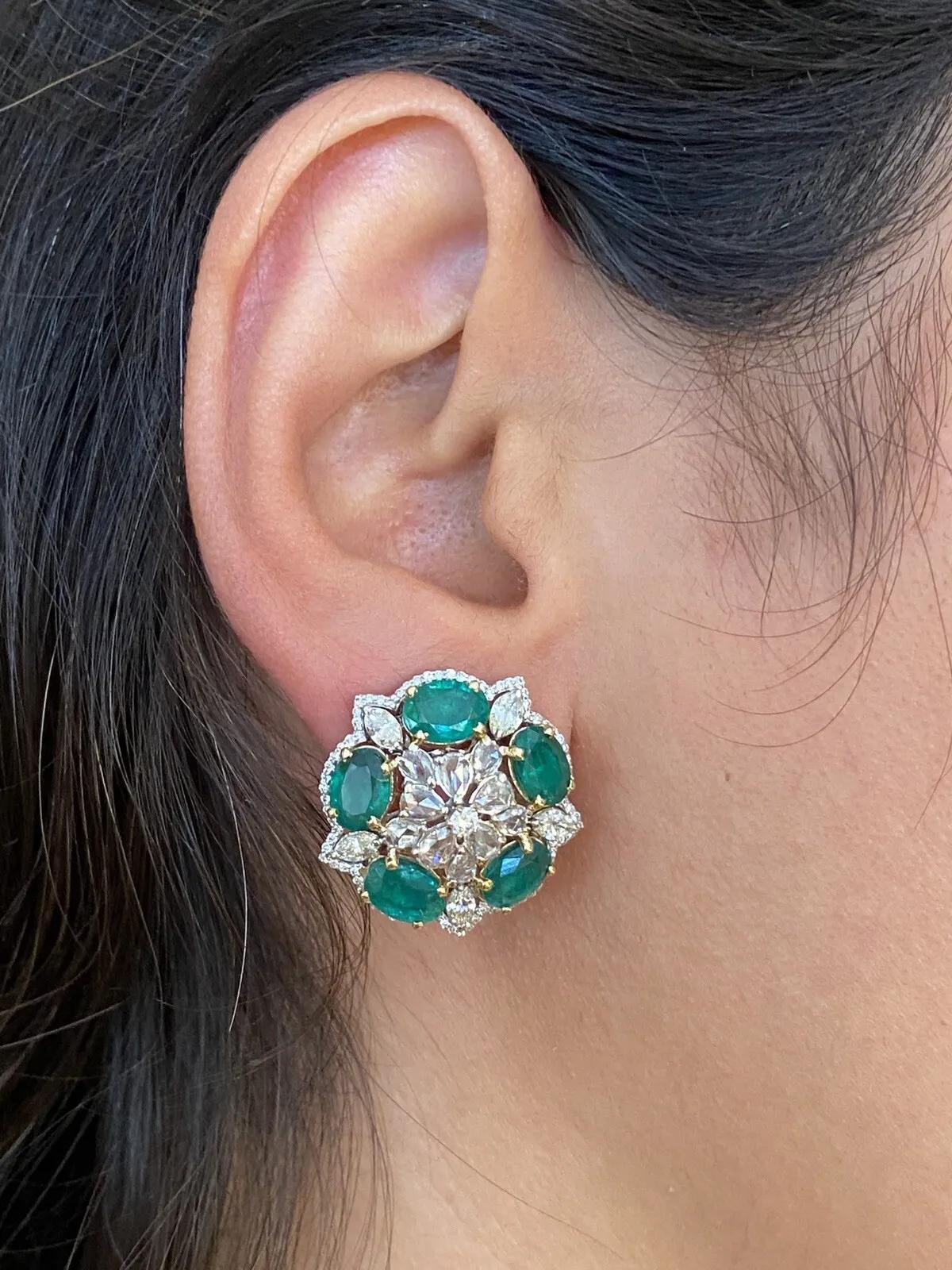Women's Large Emerald and Diamond Star Design Earrings in 18k White Gold For Sale