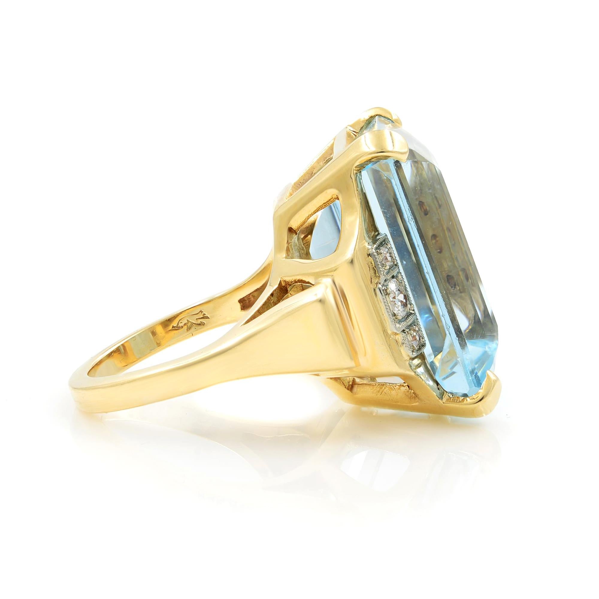 Women's Large Emerald Cut Aquamarineand Diamond Ring 23.76Cts 14K Yellow Gold For Sale