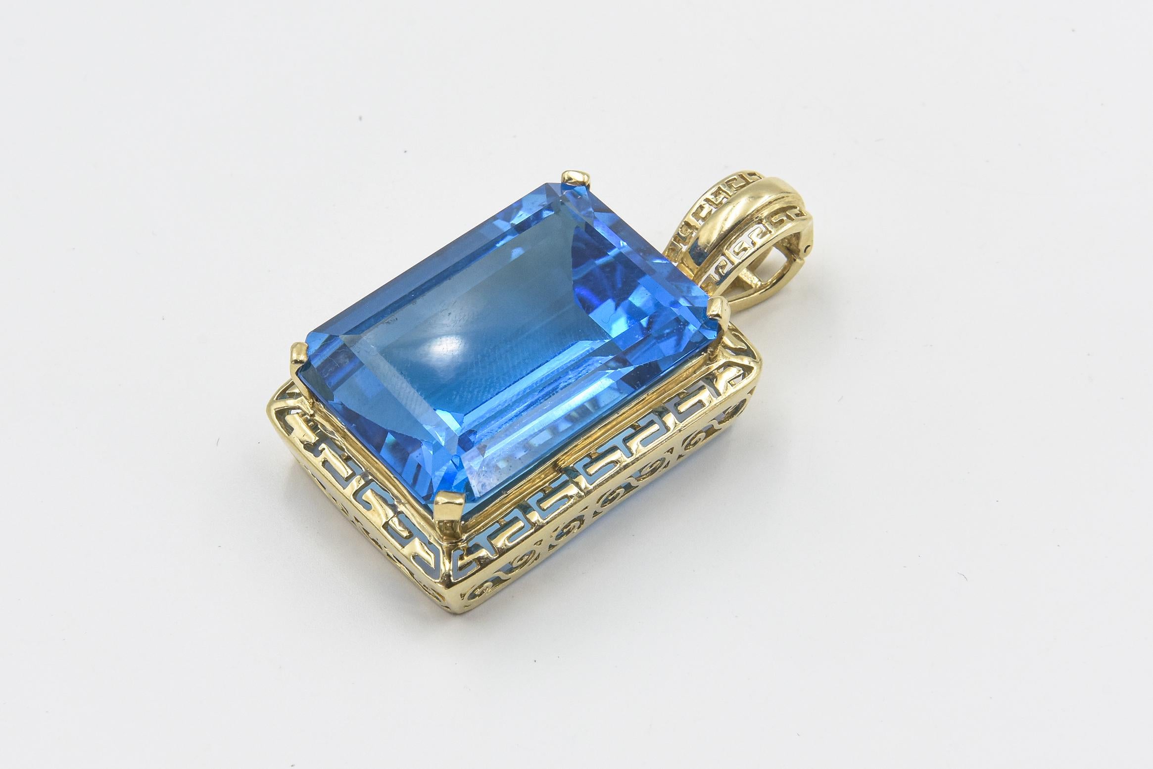 Large Emerald Cut Blue Topaz Yellow Gold Pendant with Matching Earrings In Good Condition For Sale In Miami Beach, FL