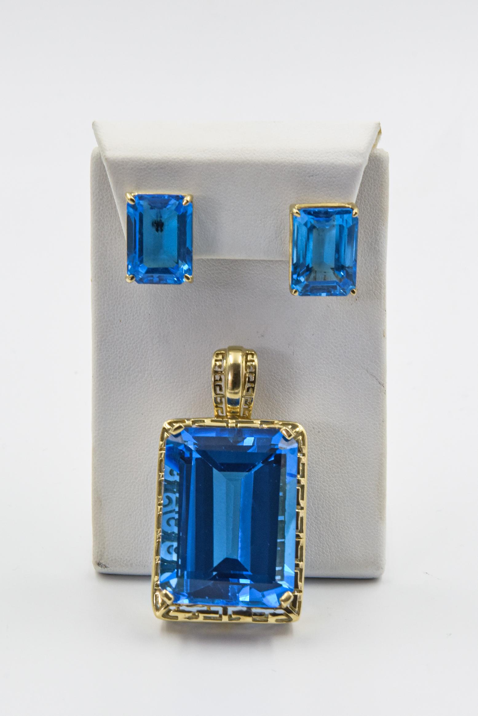 Large Emerald Cut Blue Topaz Yellow Gold Pendant with Matching Earrings For Sale 3