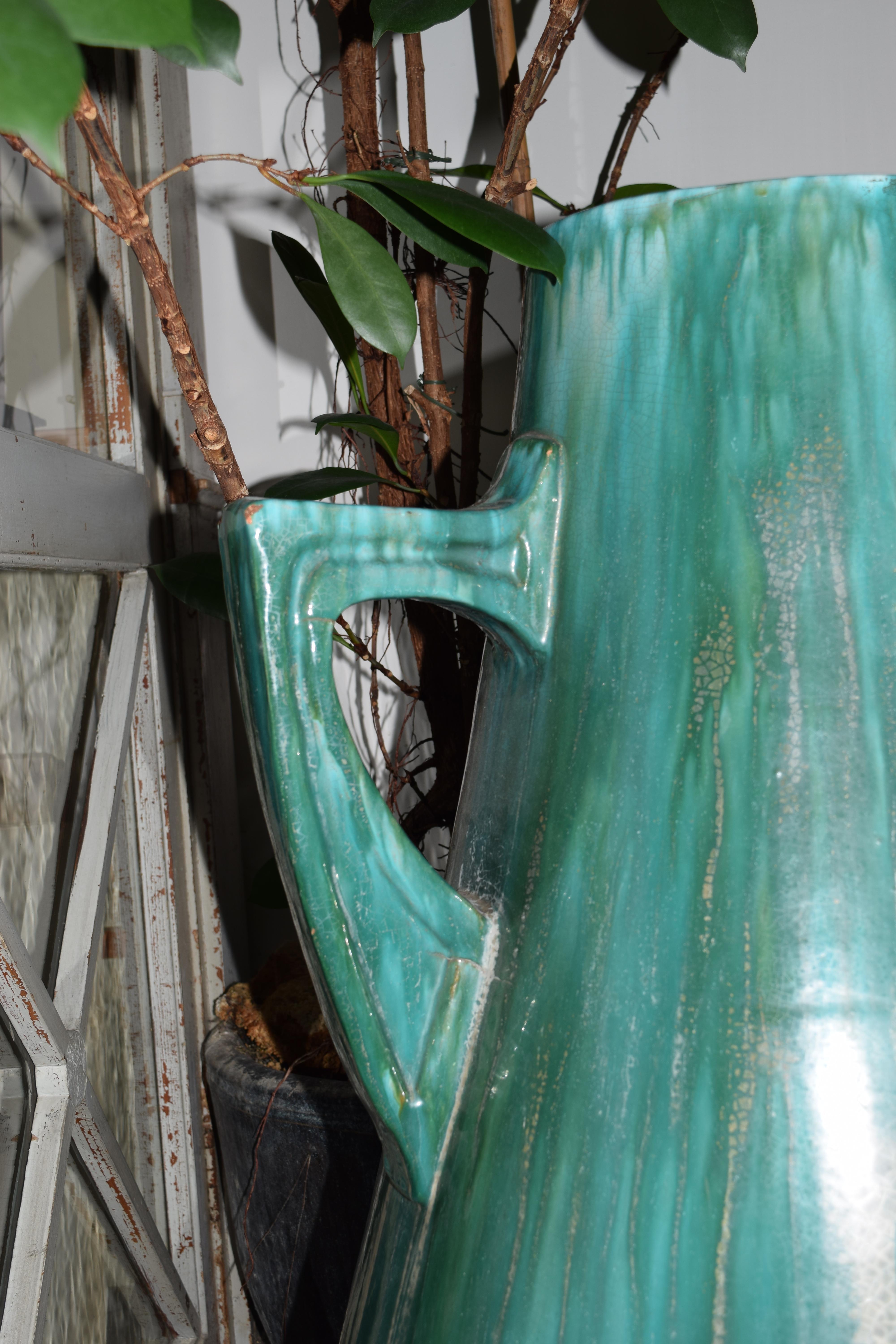 Large Emerald Green Glazed Ceramic Jardinière In Excellent Condition For Sale In Antwerpen, BE