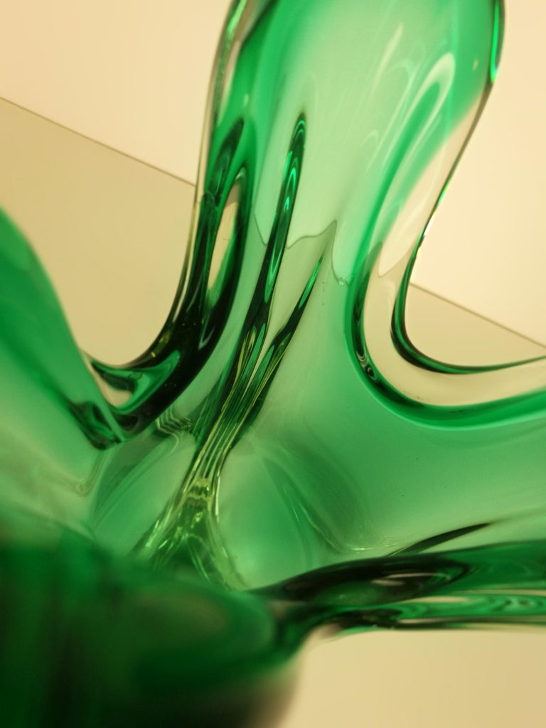Large Emerald Green Murano Swung Vase, Italy, 1960s For Sale at 1stdibs